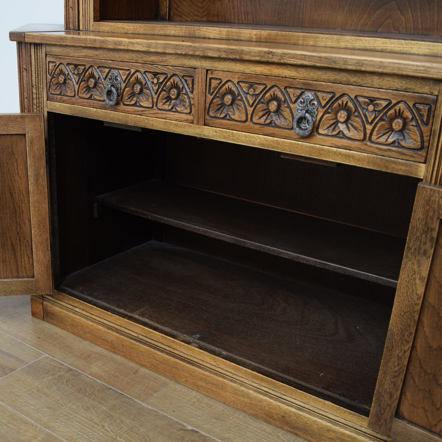 Old Charm Display Unit