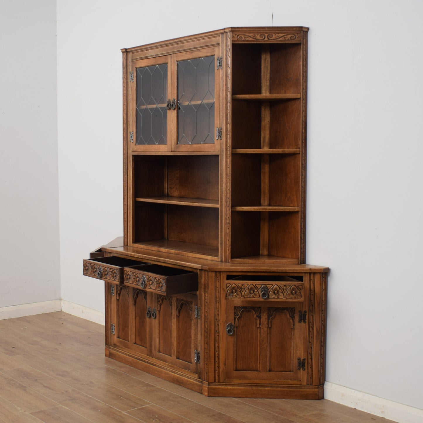 Old Charm Display Unit