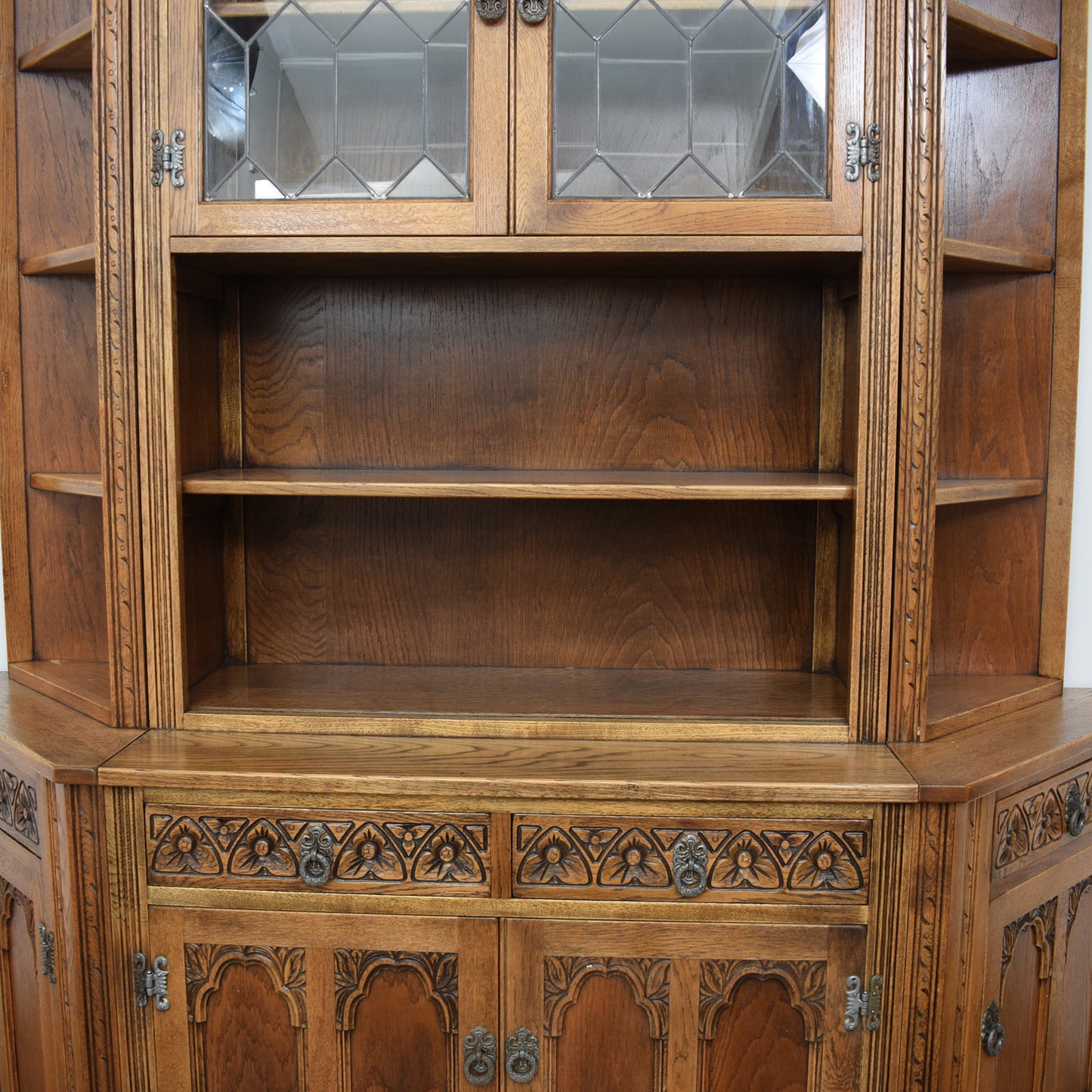 Old Charm Display Unit