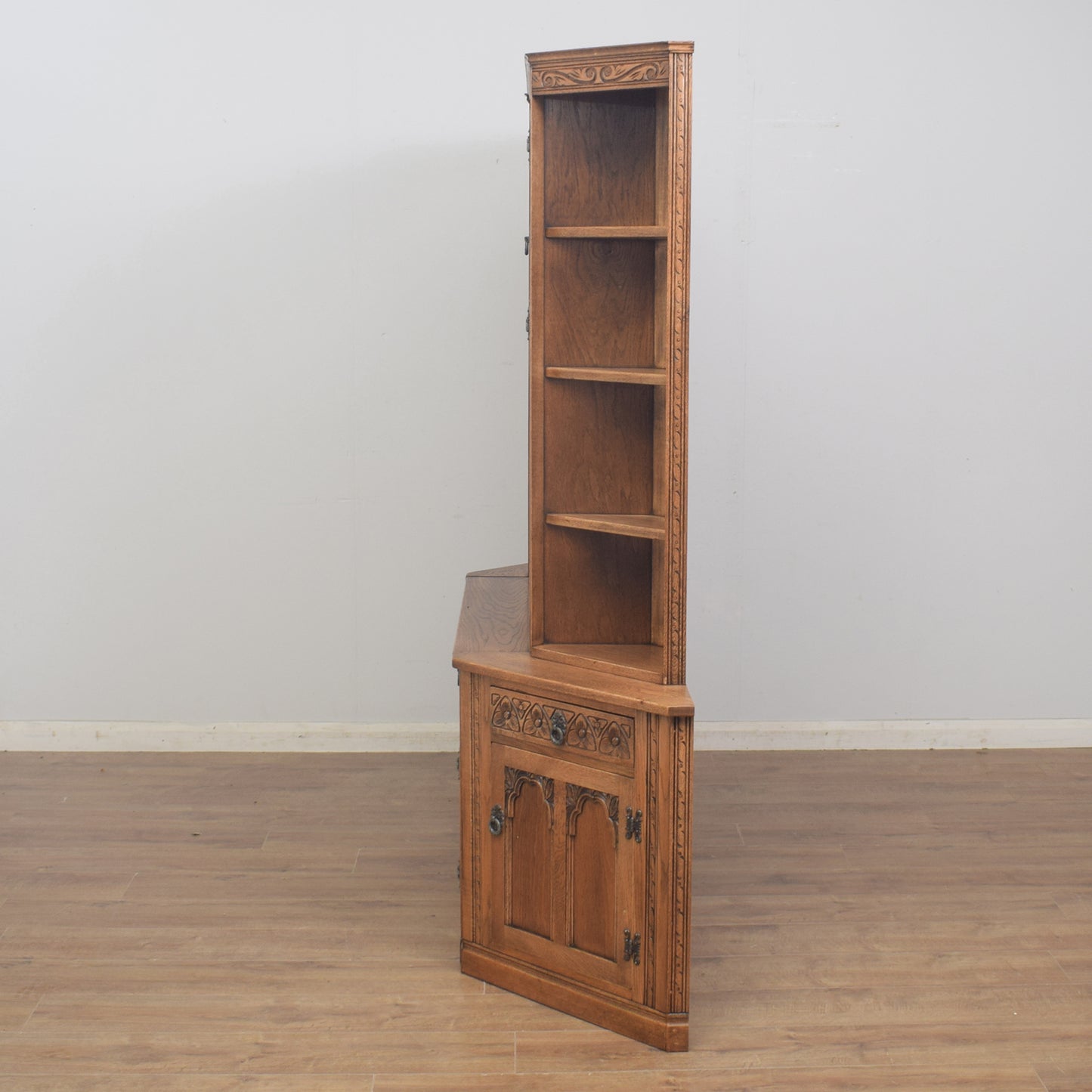 Old Charm Display Unit