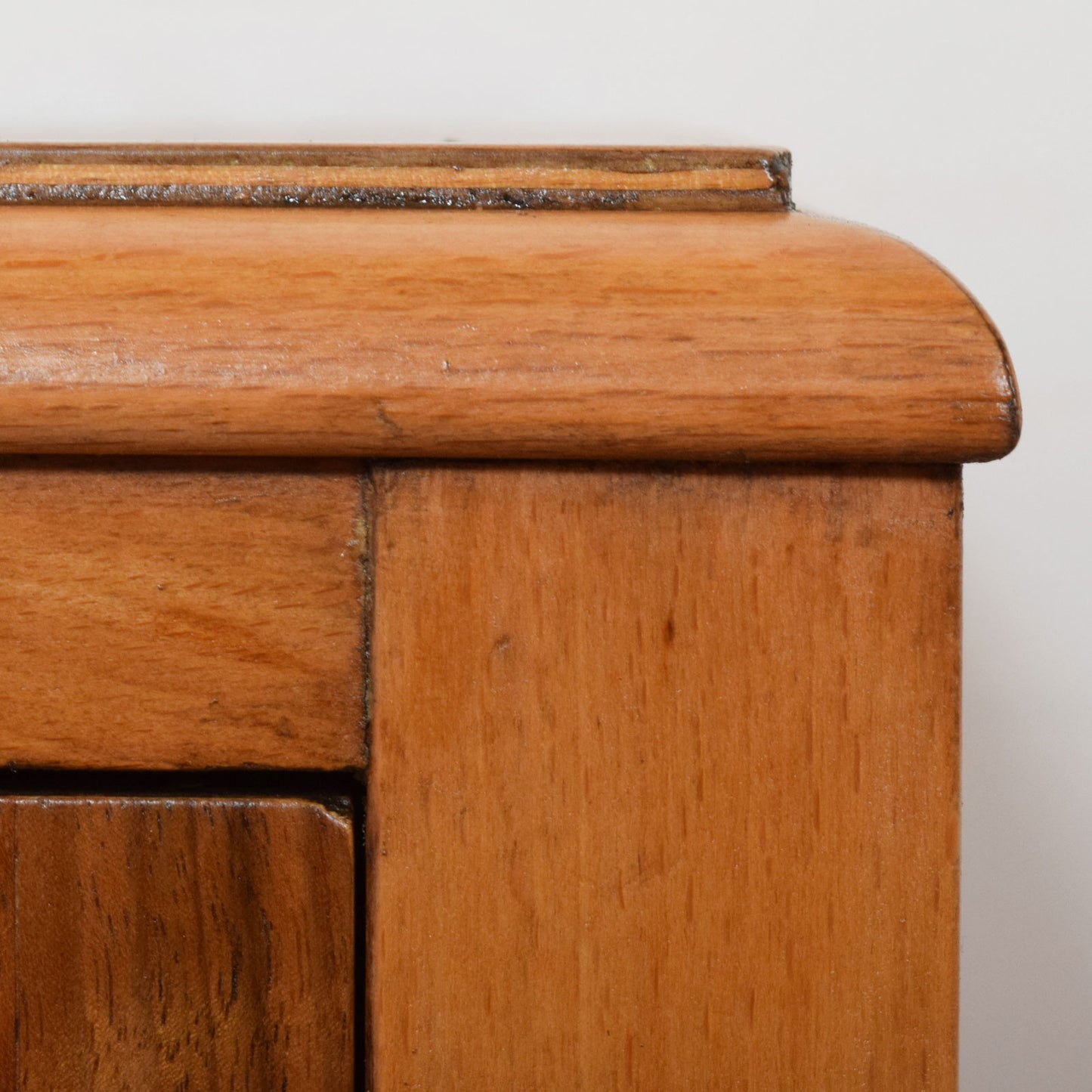Walnut chest of Dressers