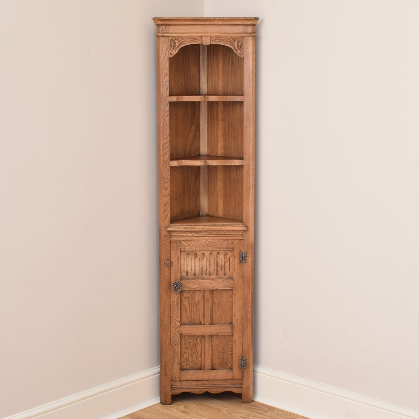 Oak Corner Unit
