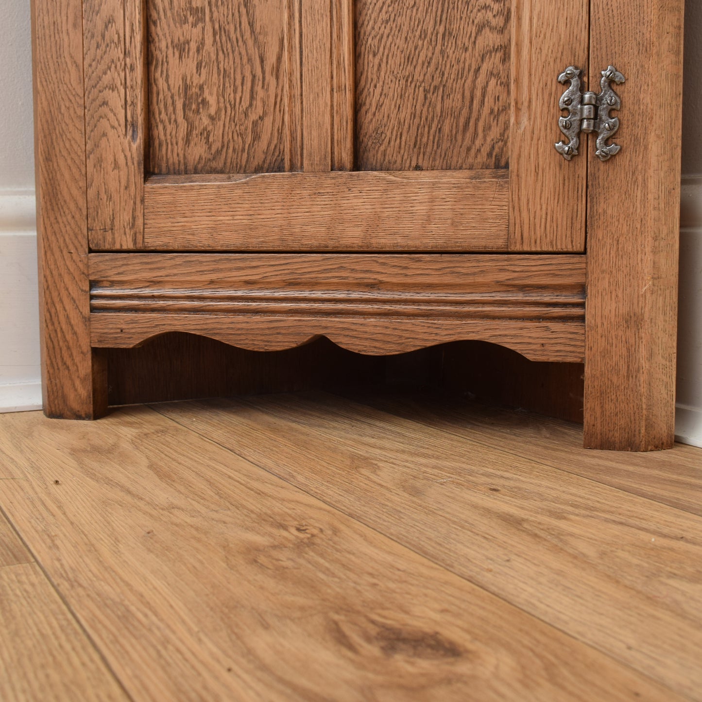 Oak Corner Unit