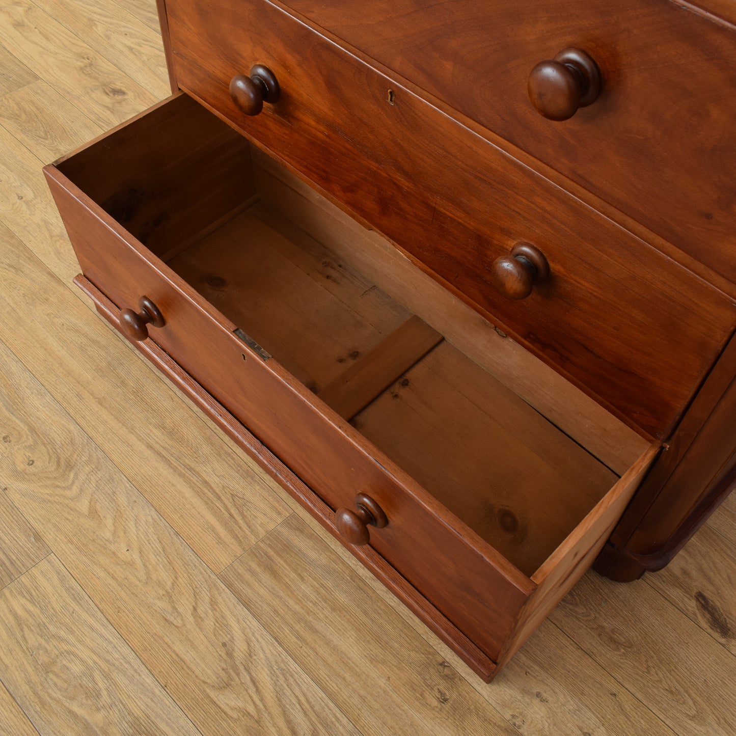 Mahogany Chest Of Drawers