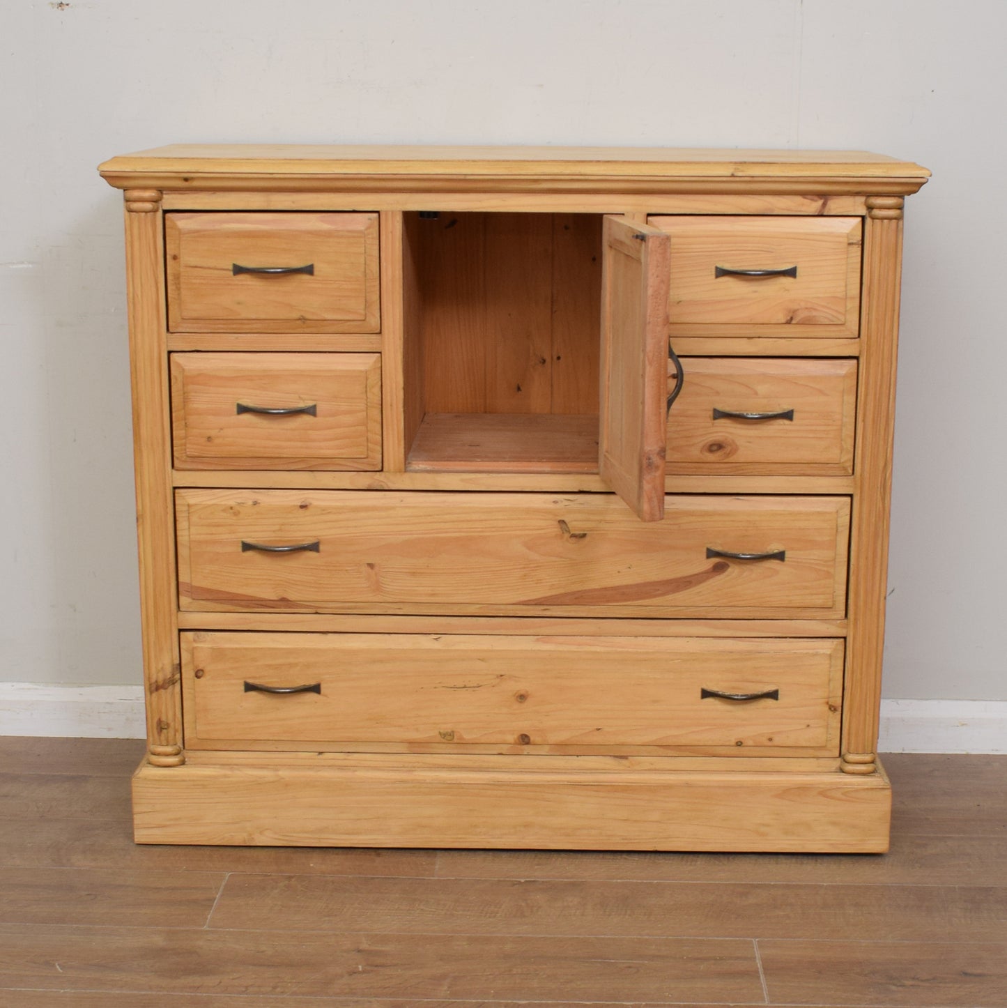 Pine Chest of Drawers