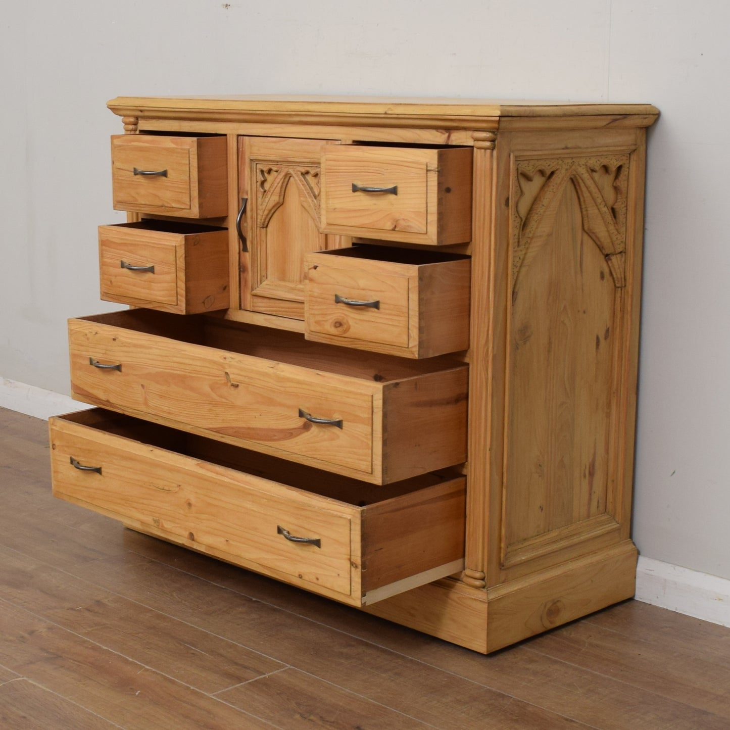 Pine Chest of Drawers