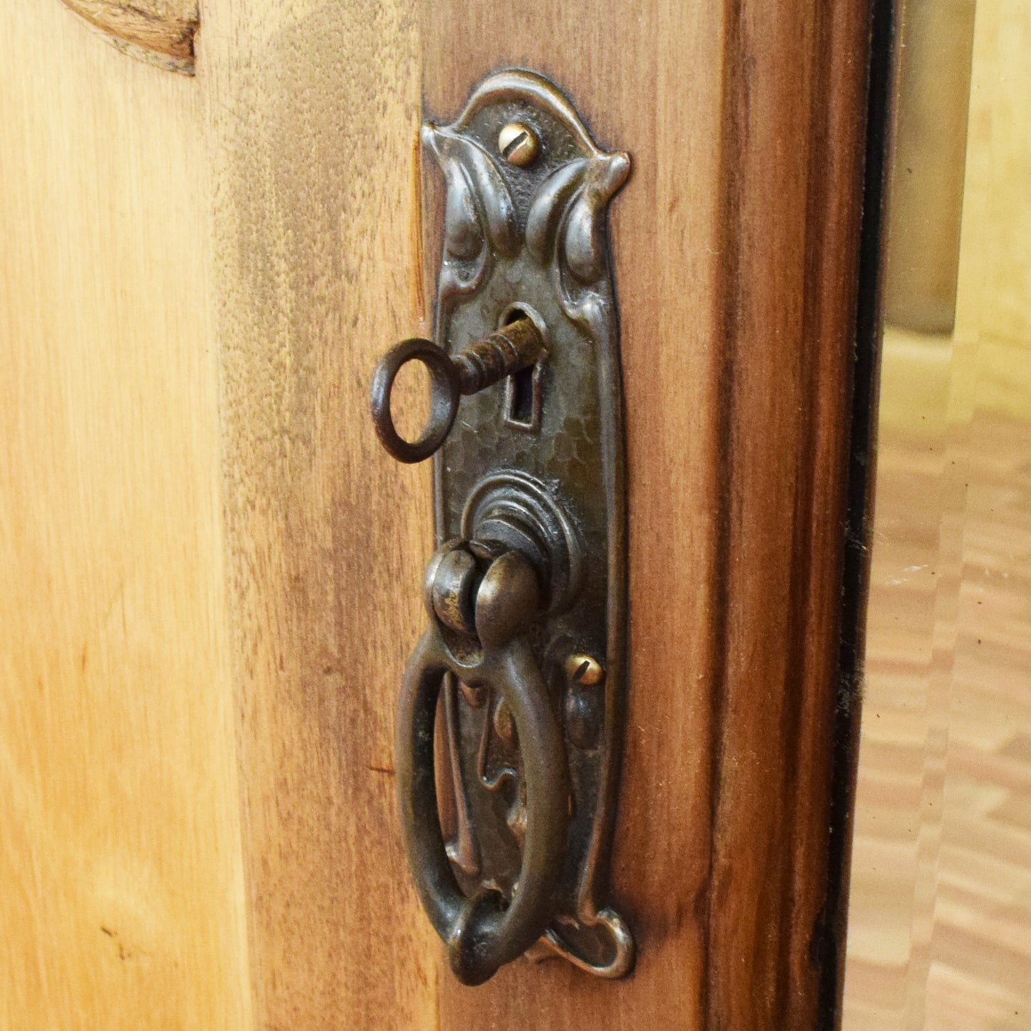 Mirrored Mahogany Hallrobe