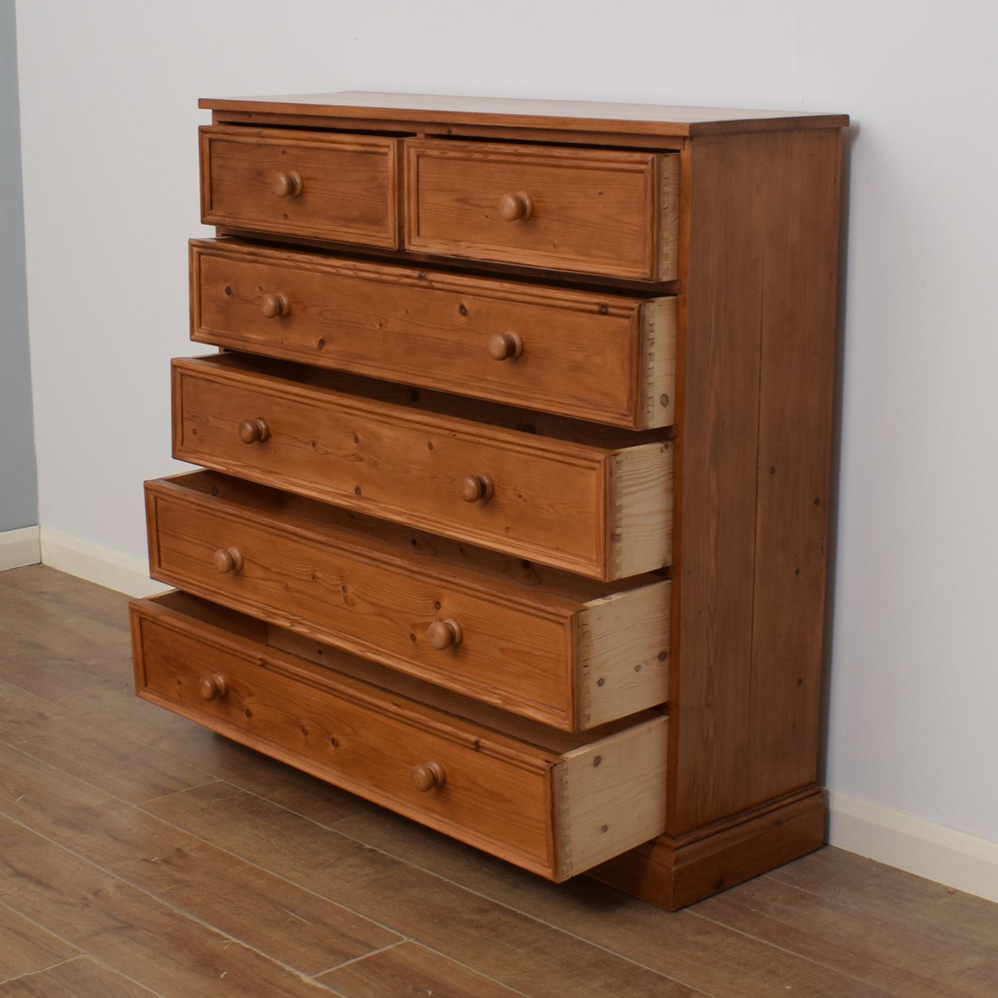 Pine Chest of Drawers