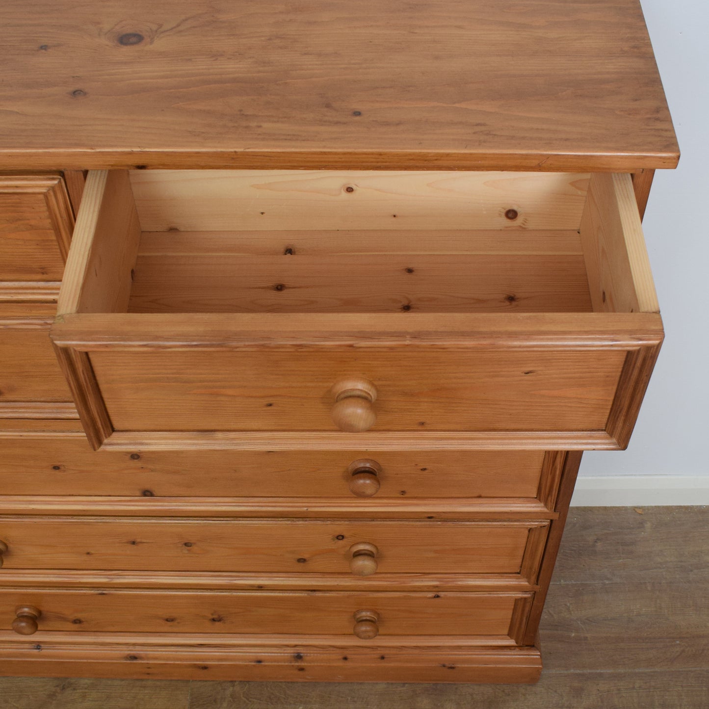 Pine Chest of Drawers