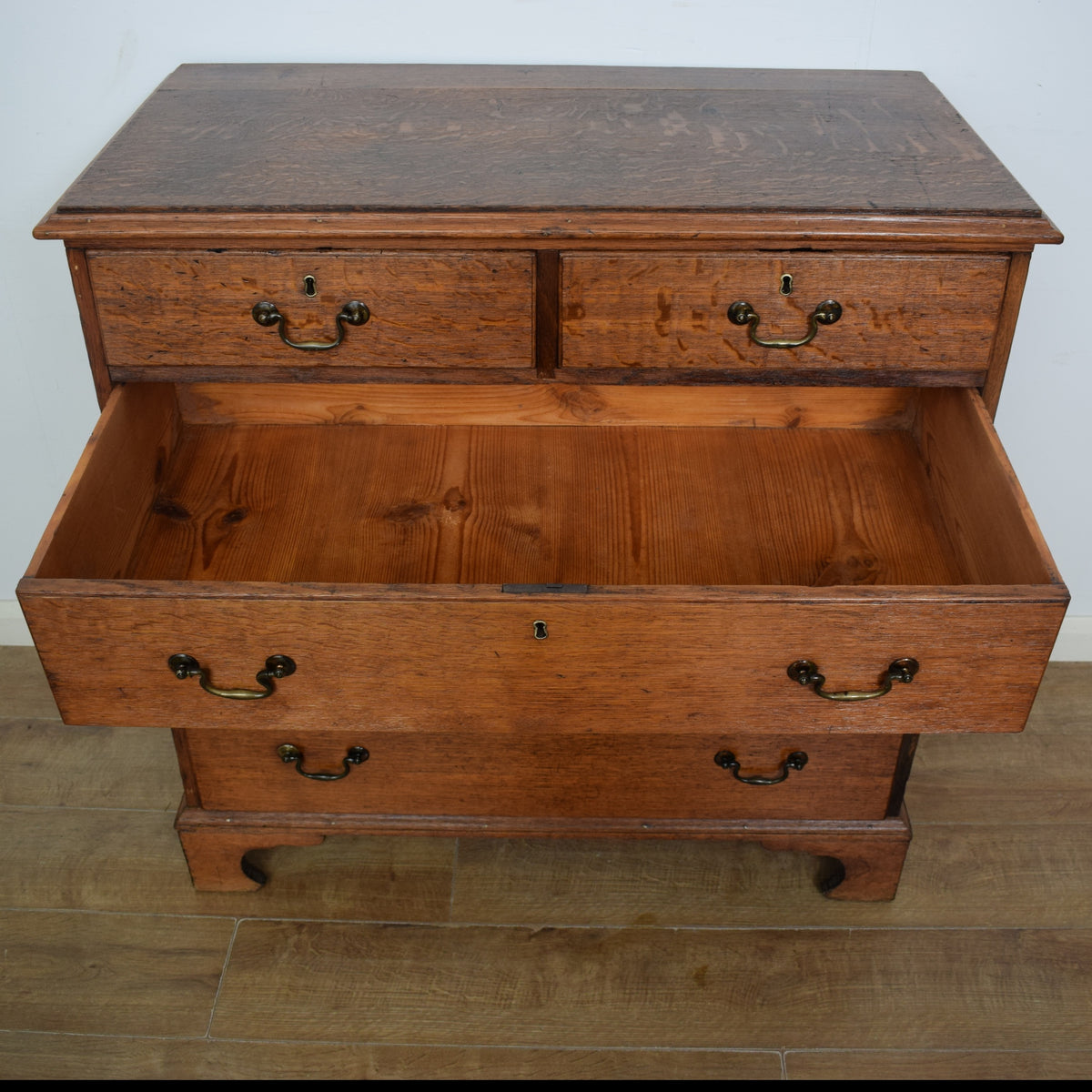 Georgian Chest of Drawers