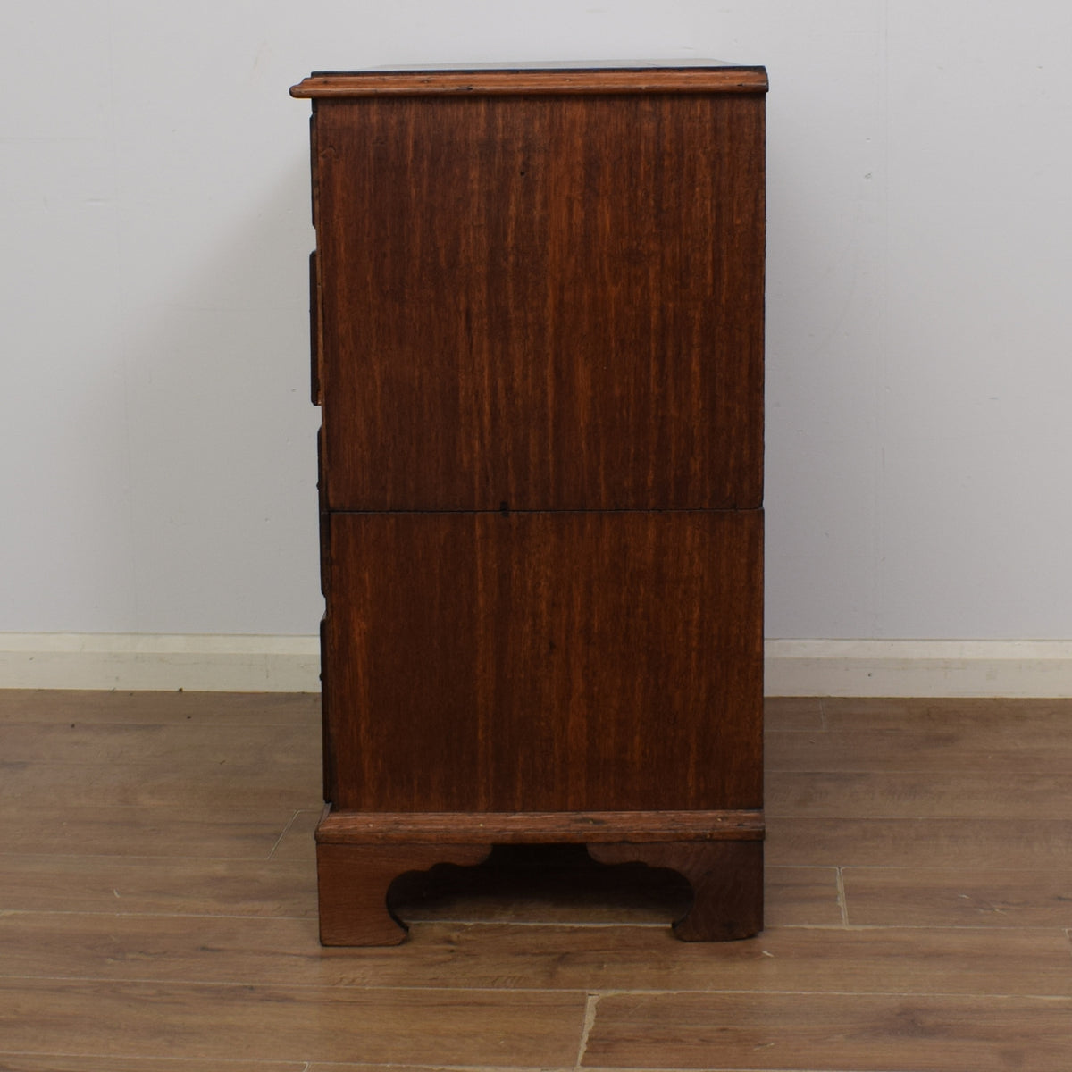Georgian Chest of Drawers