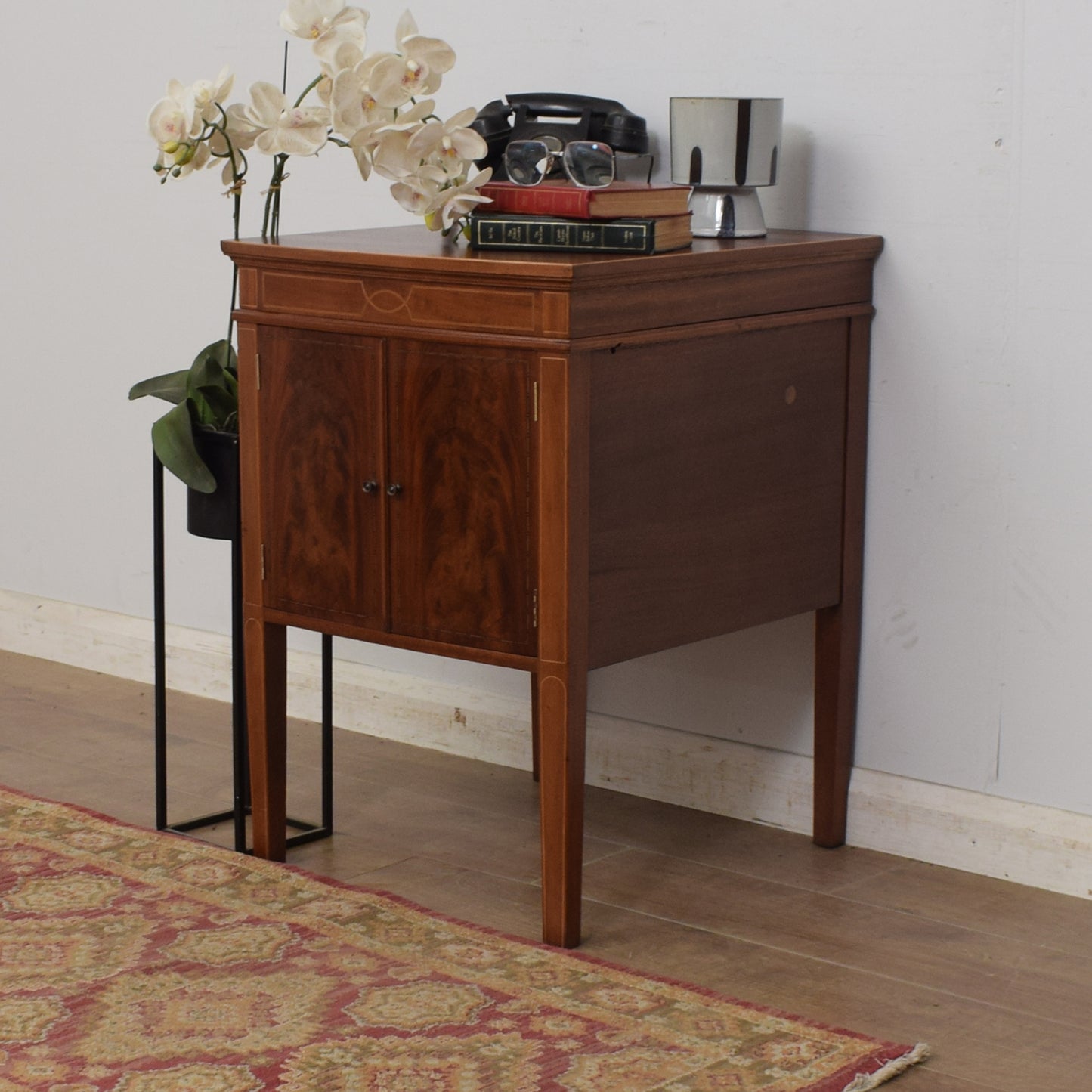 Mahogany Hi-Fi Unit