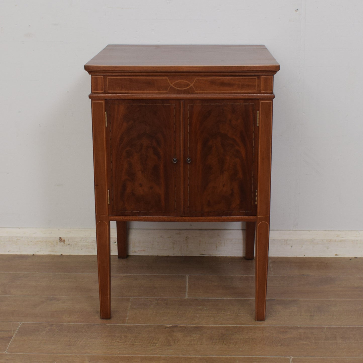 Mahogany Hi-Fi Unit