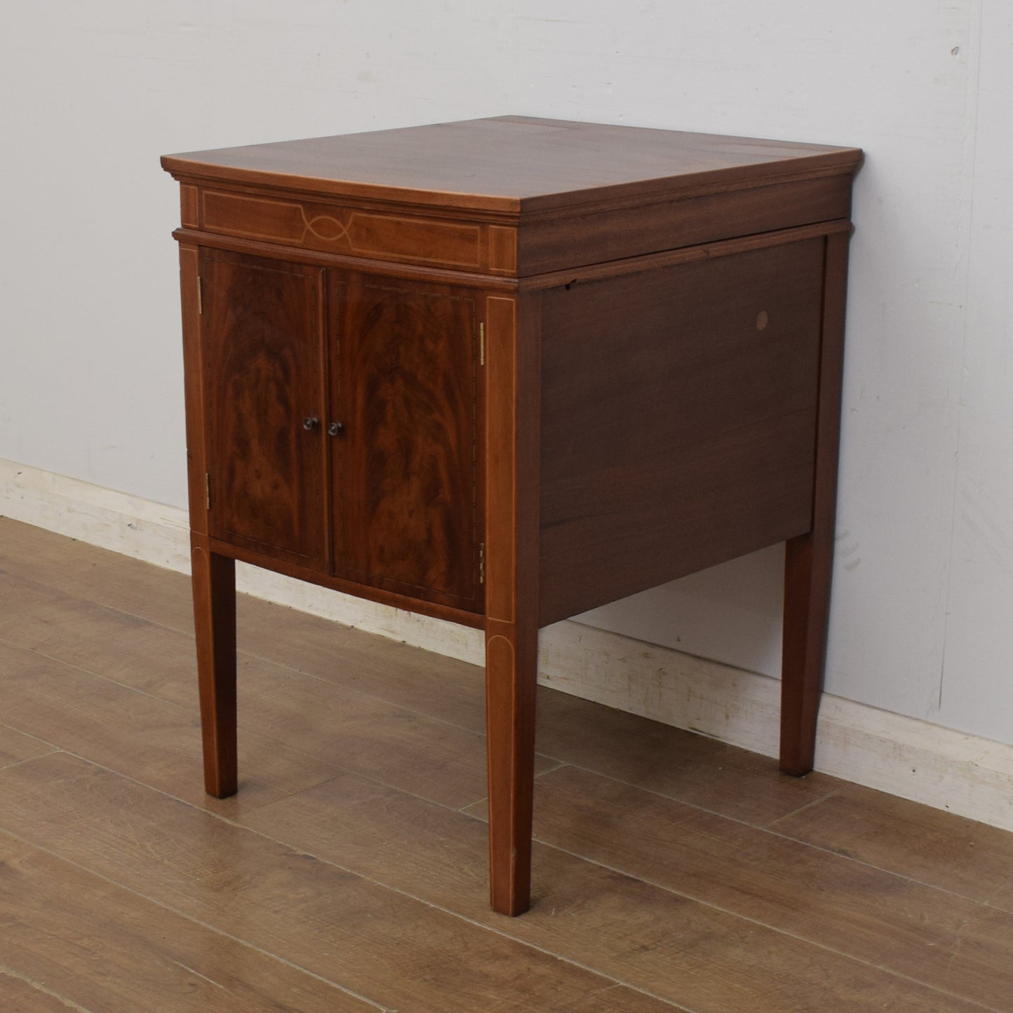Mahogany Hi-Fi Unit
