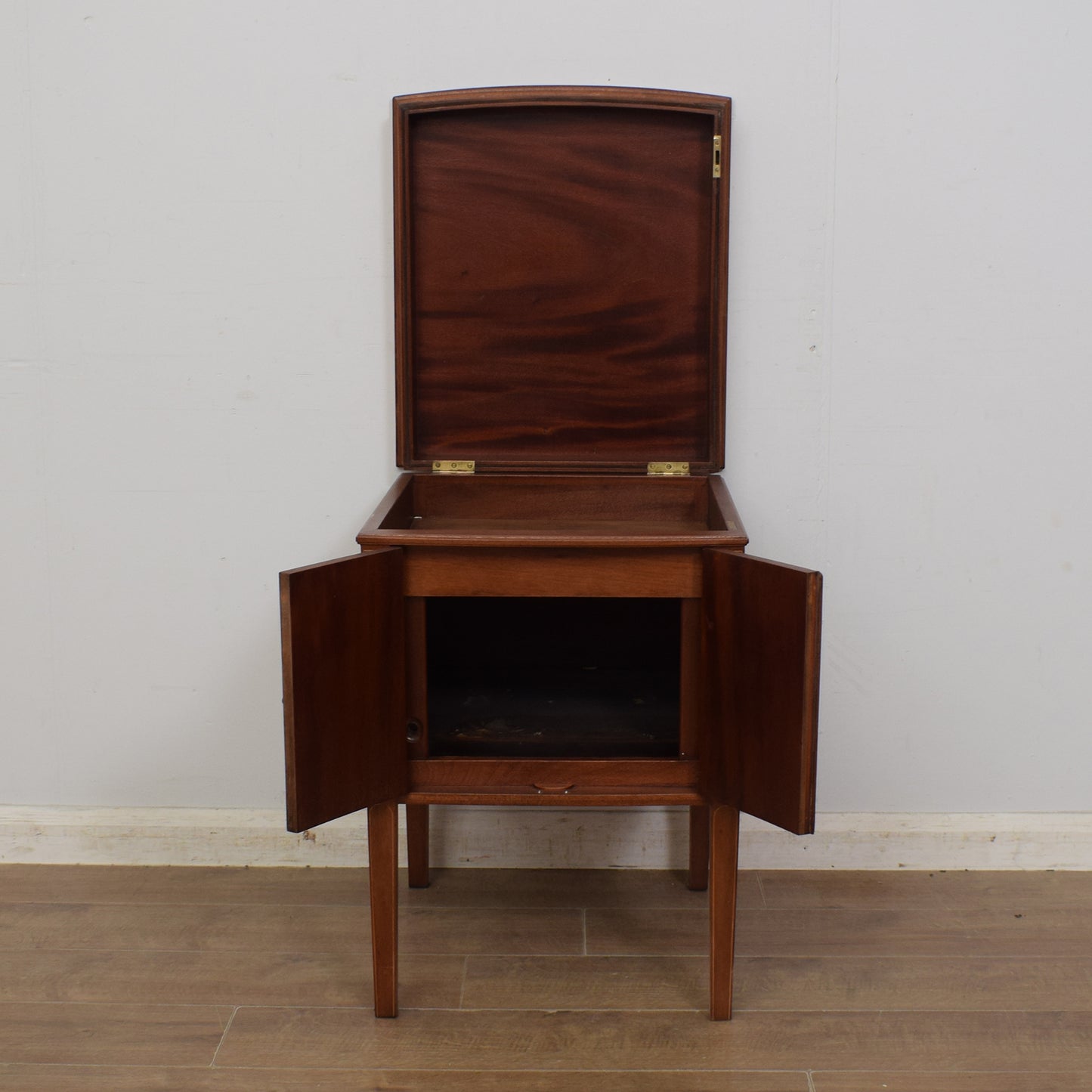 Mahogany Hi-Fi Unit