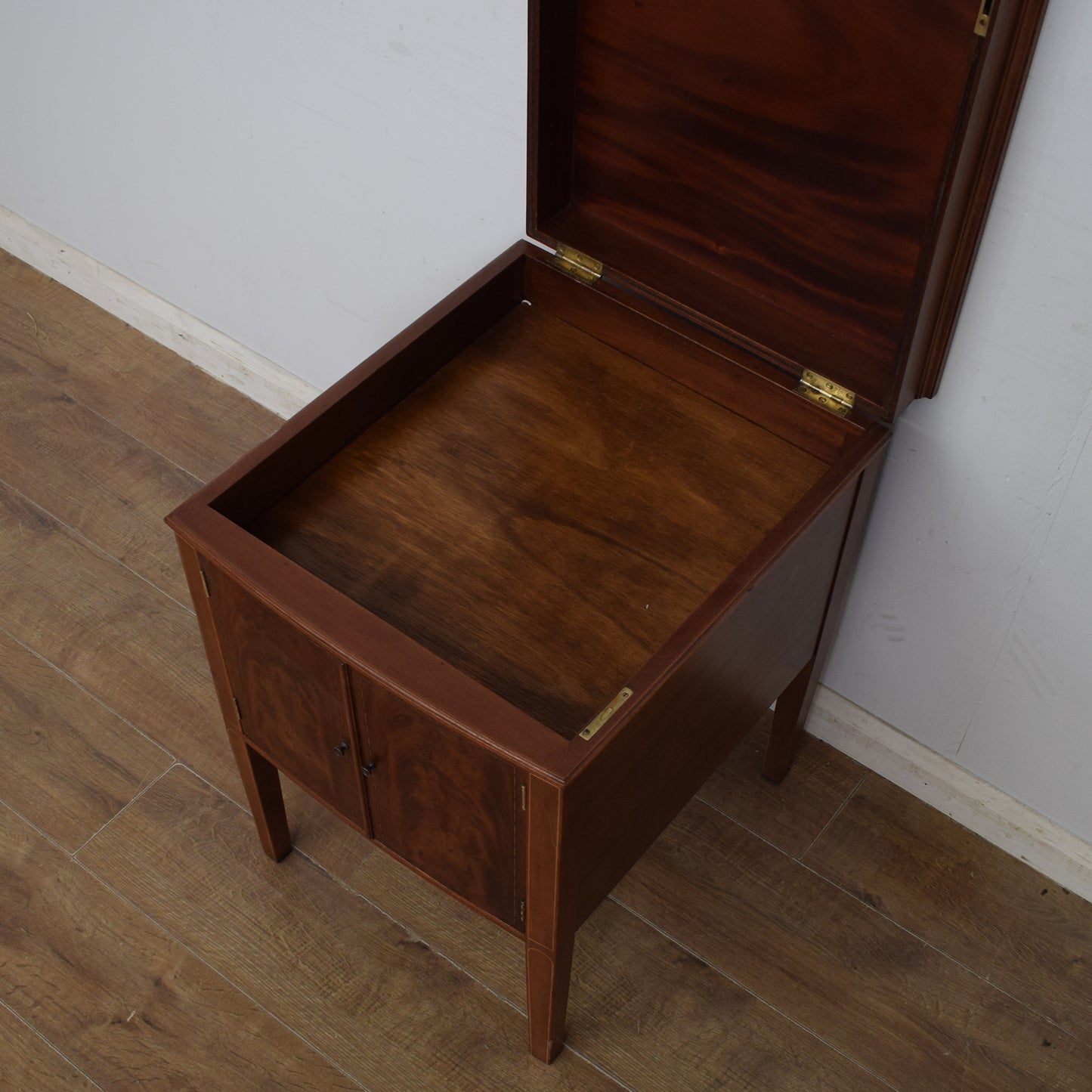 Mahogany Hi-Fi Unit