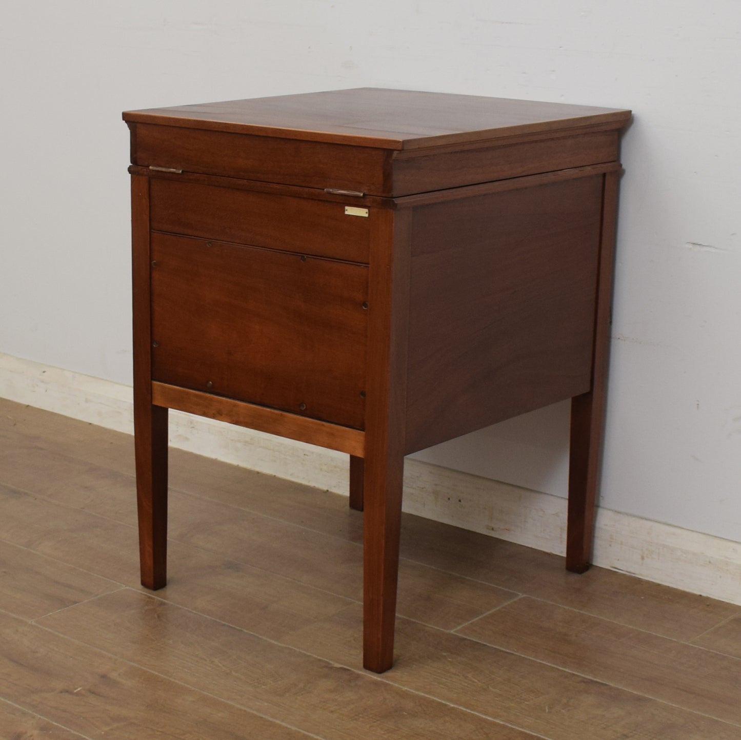 Mahogany Hi-Fi Unit