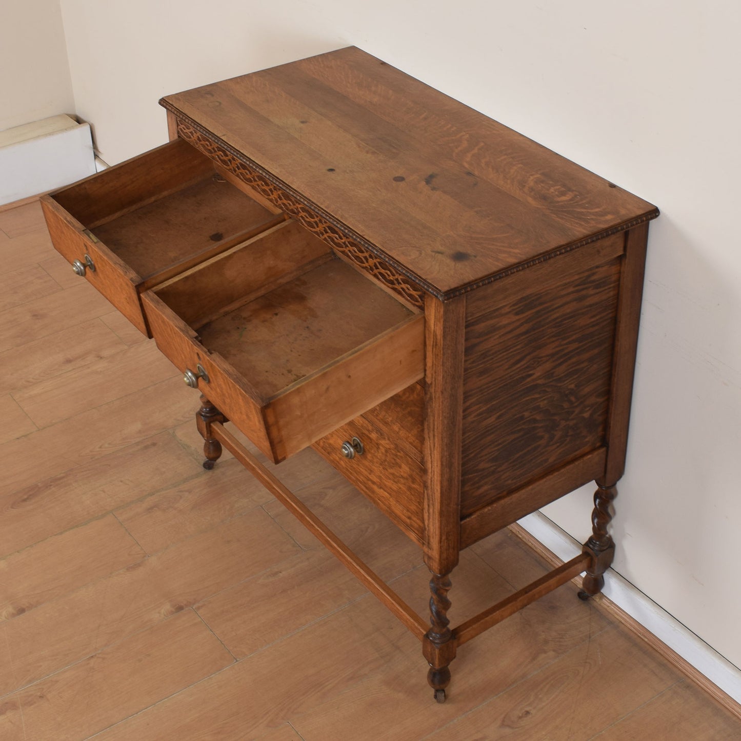 Oak Chest of Drawers