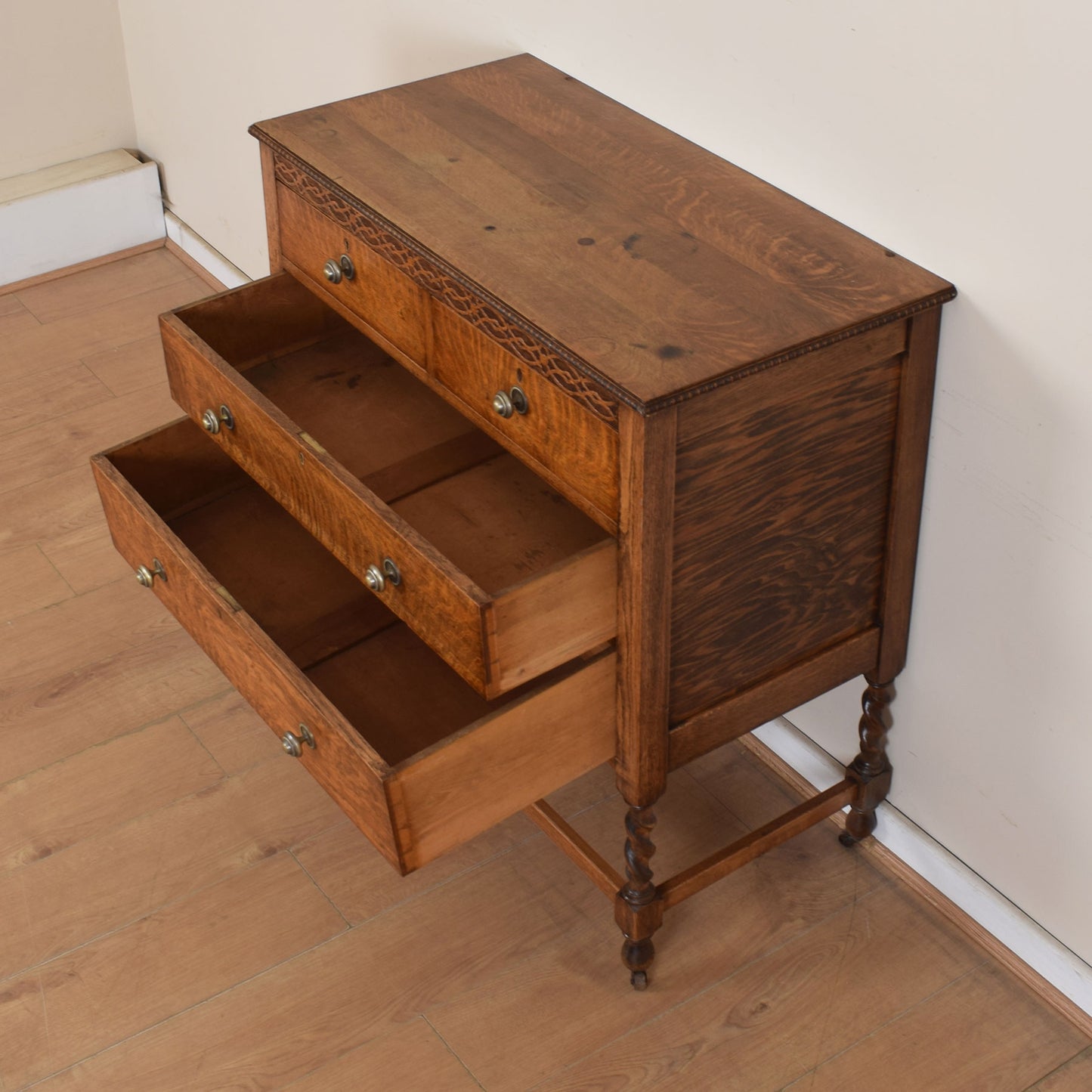 Oak Chest of Drawers