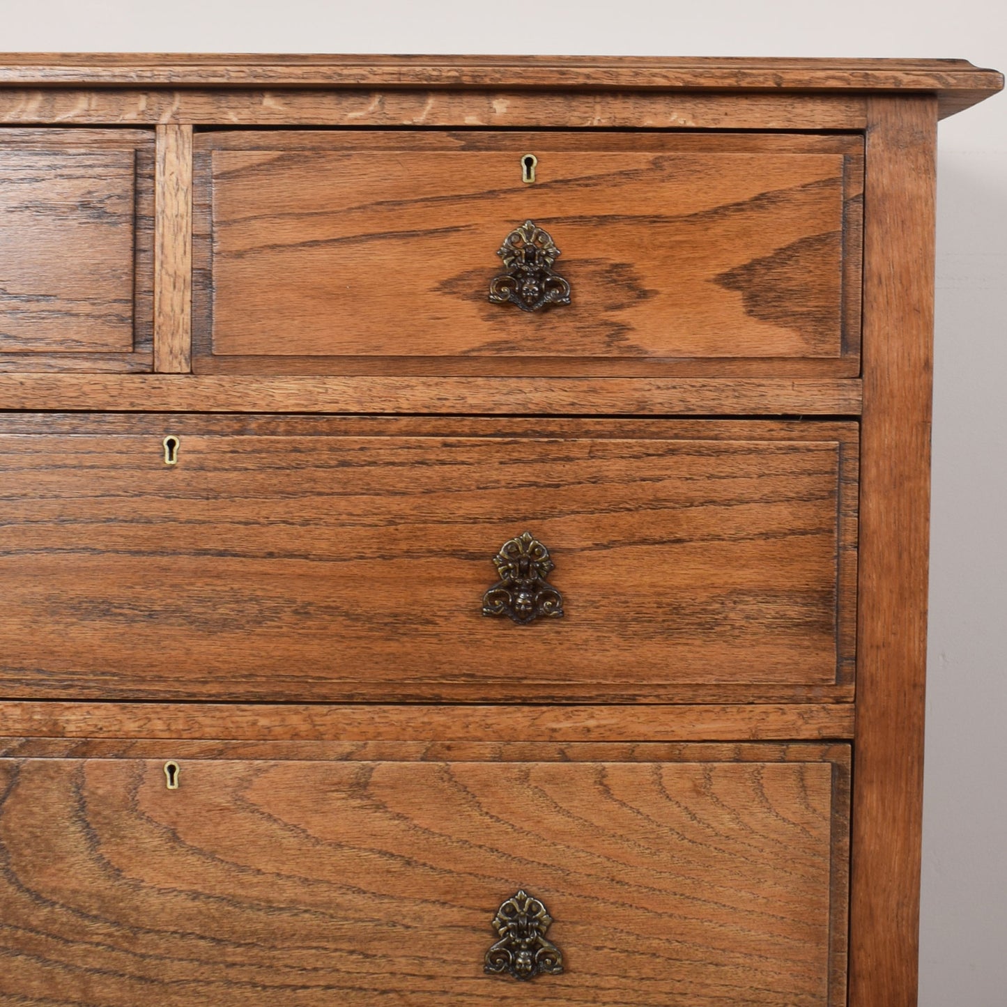 Oak Chest of Drawers