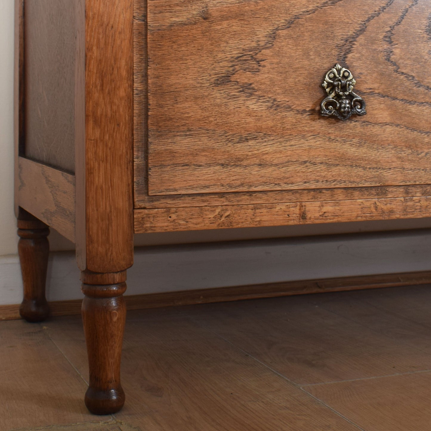 Oak Chest of Drawers