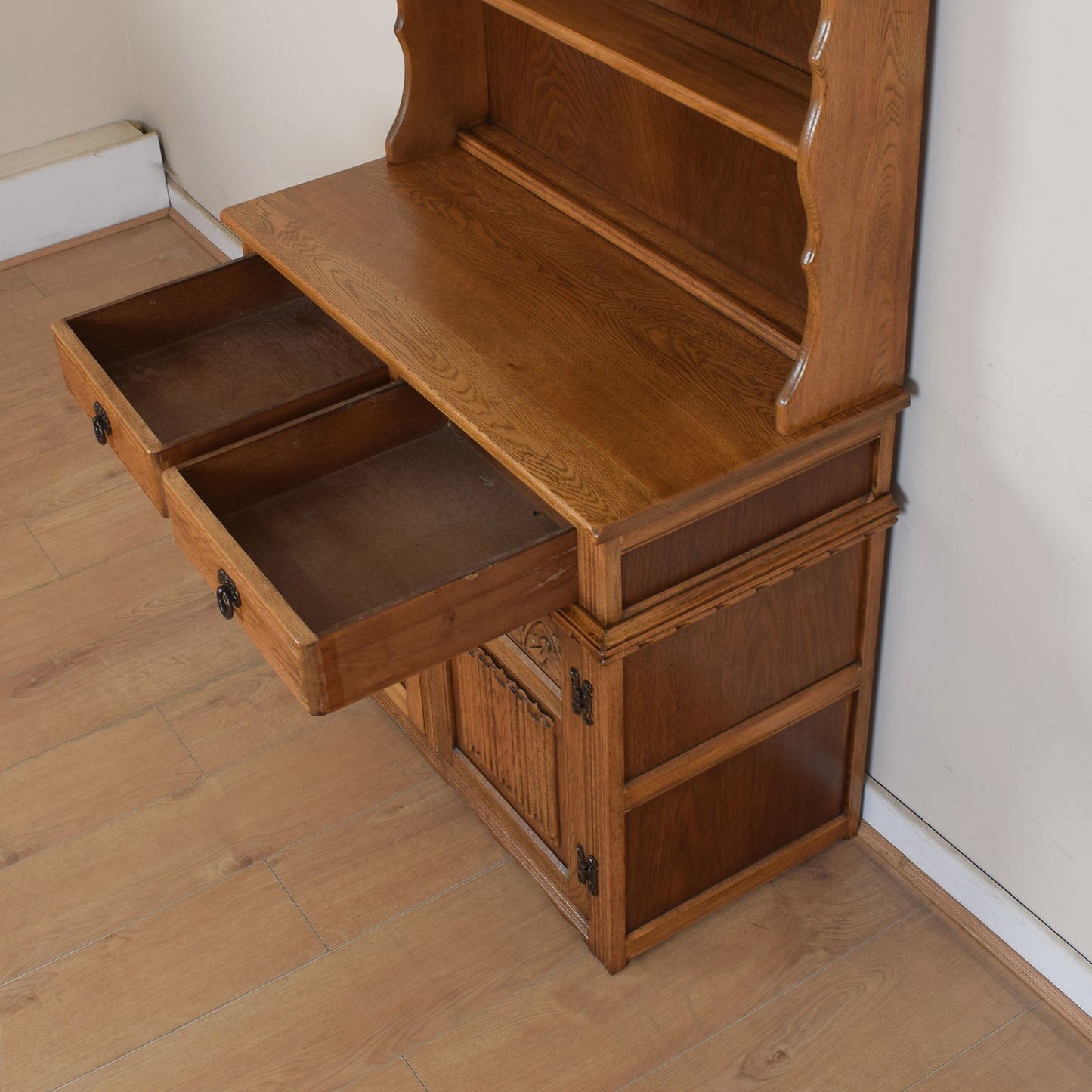 Small Old Charm Dresser