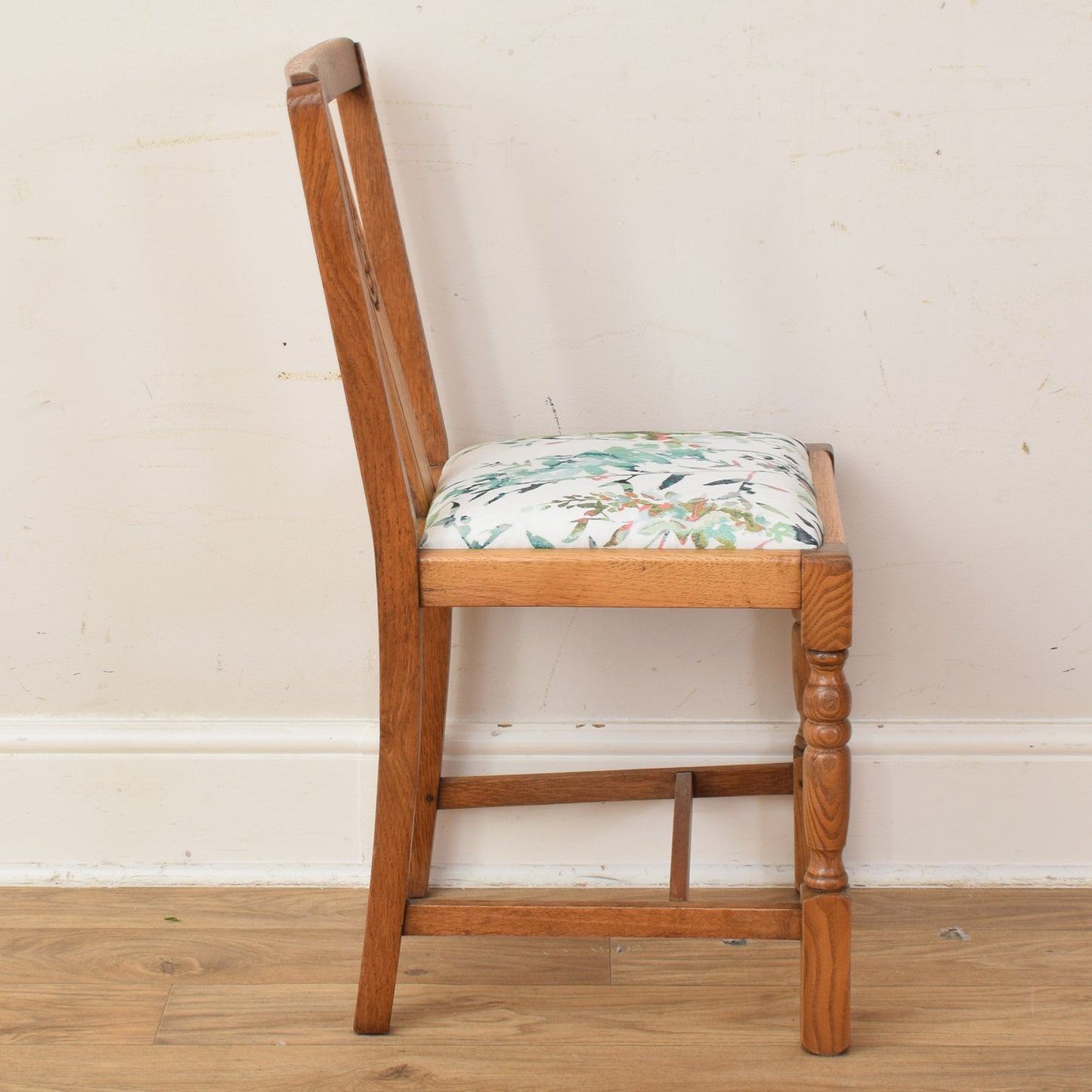 Draw Leaf Table And Four Chairs