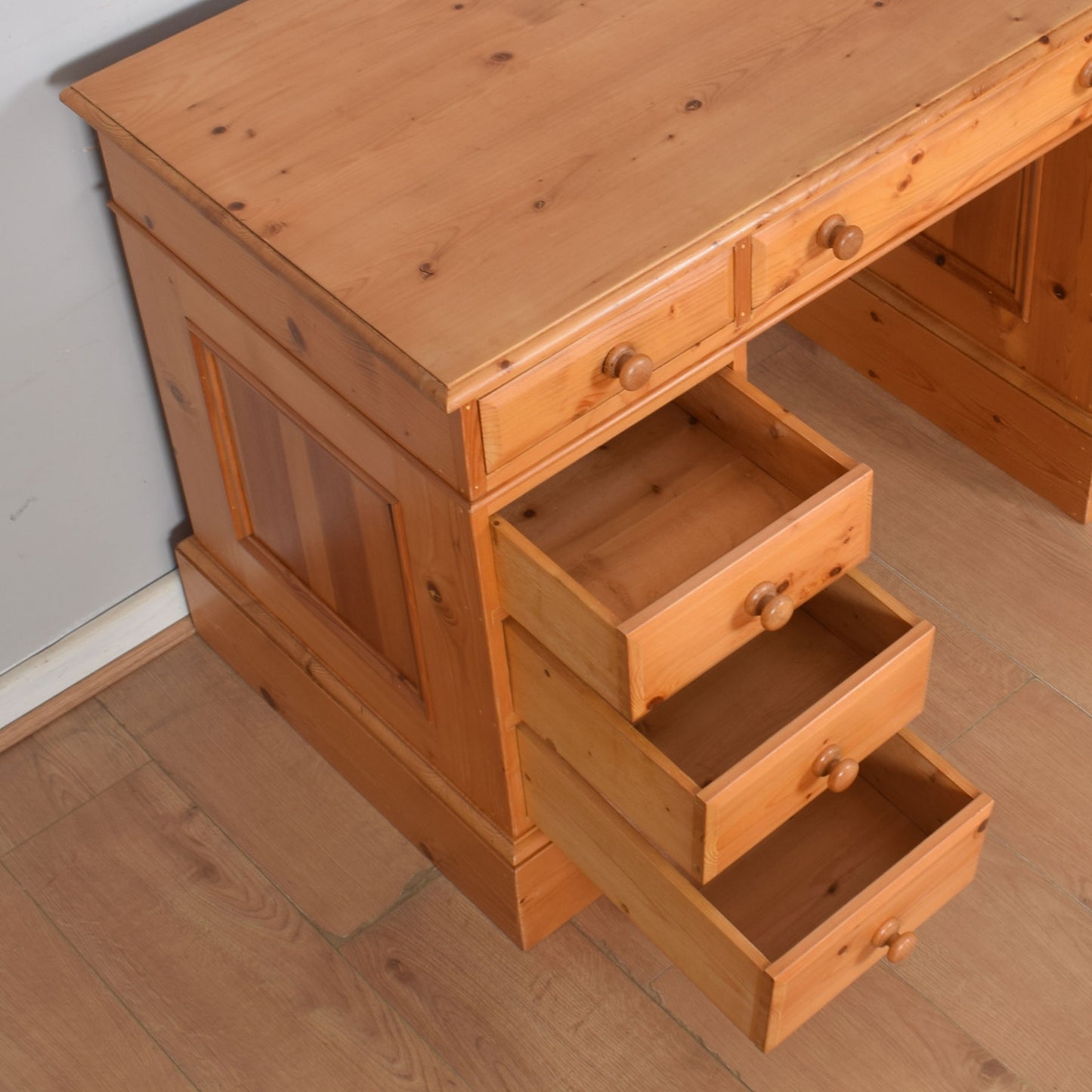 Pine Pedestal Desk