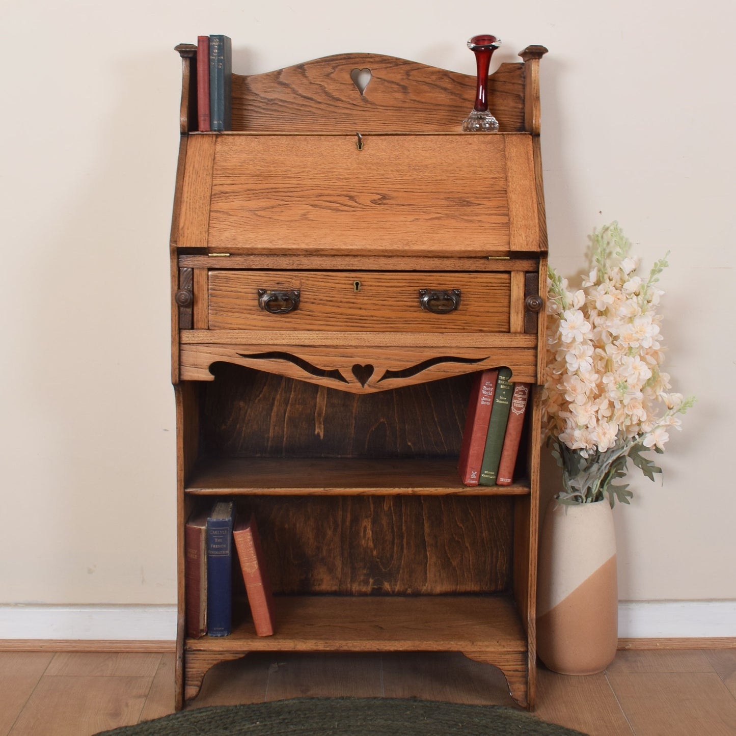 Small Student Bureau