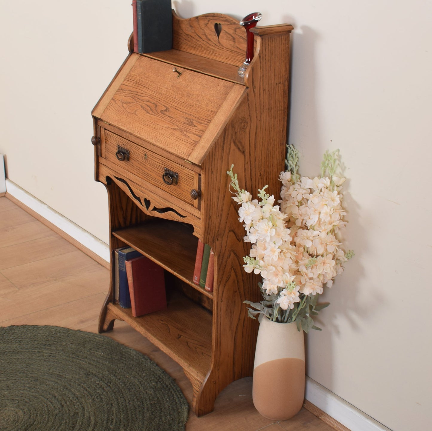 Small Student Bureau