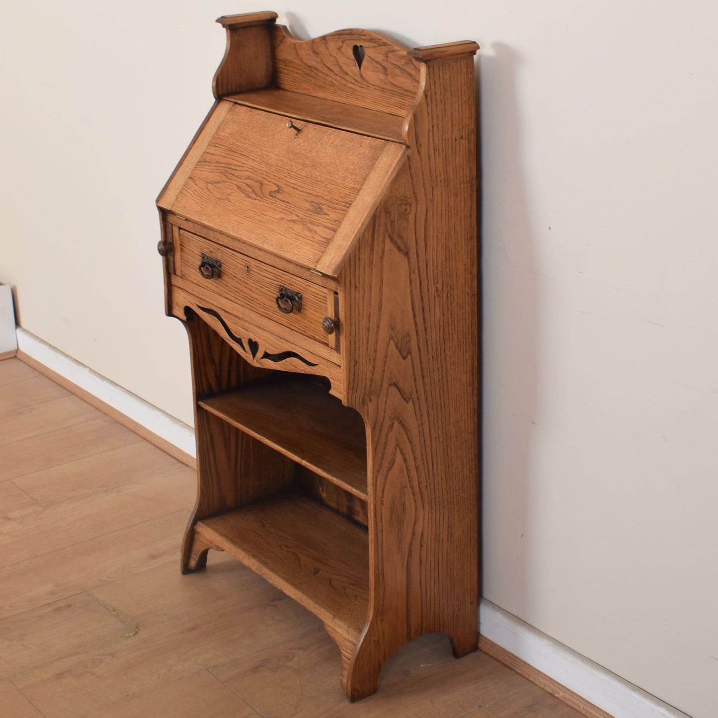 Small Student Bureau