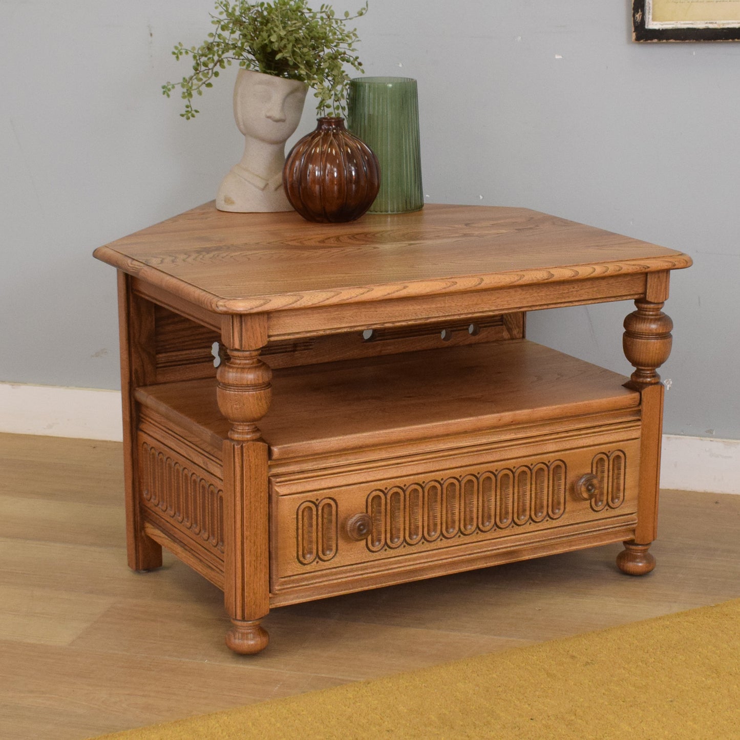 Ercol 'Warwick' Corner TV Unit