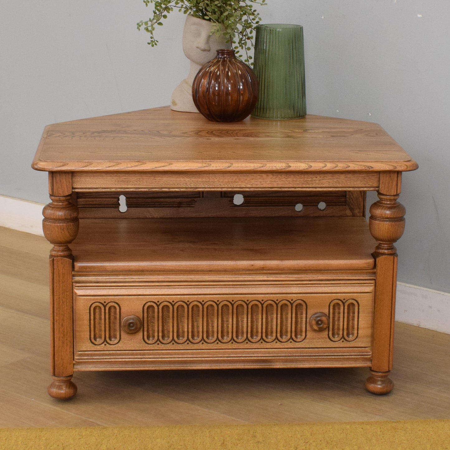 Ercol 'Warwick' Corner TV Unit