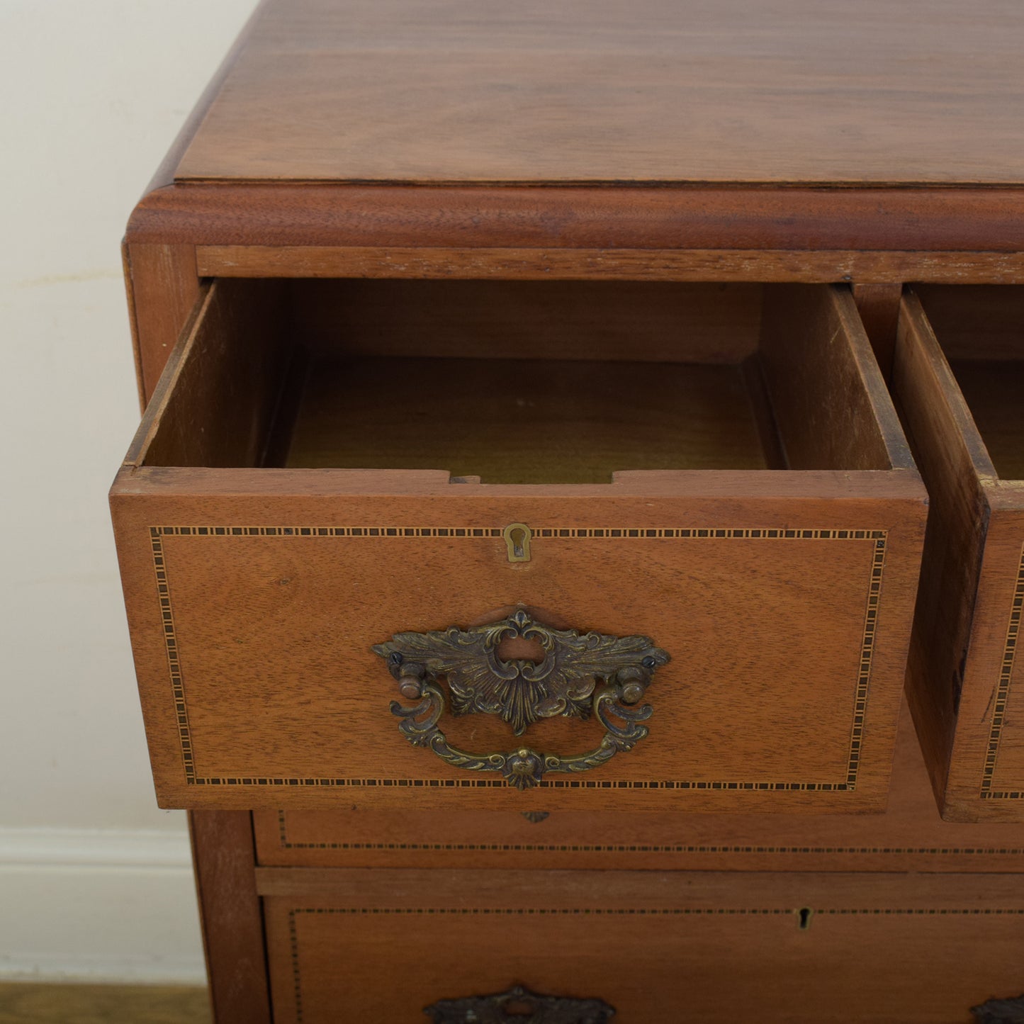 Mahogany Chest Of Drawers