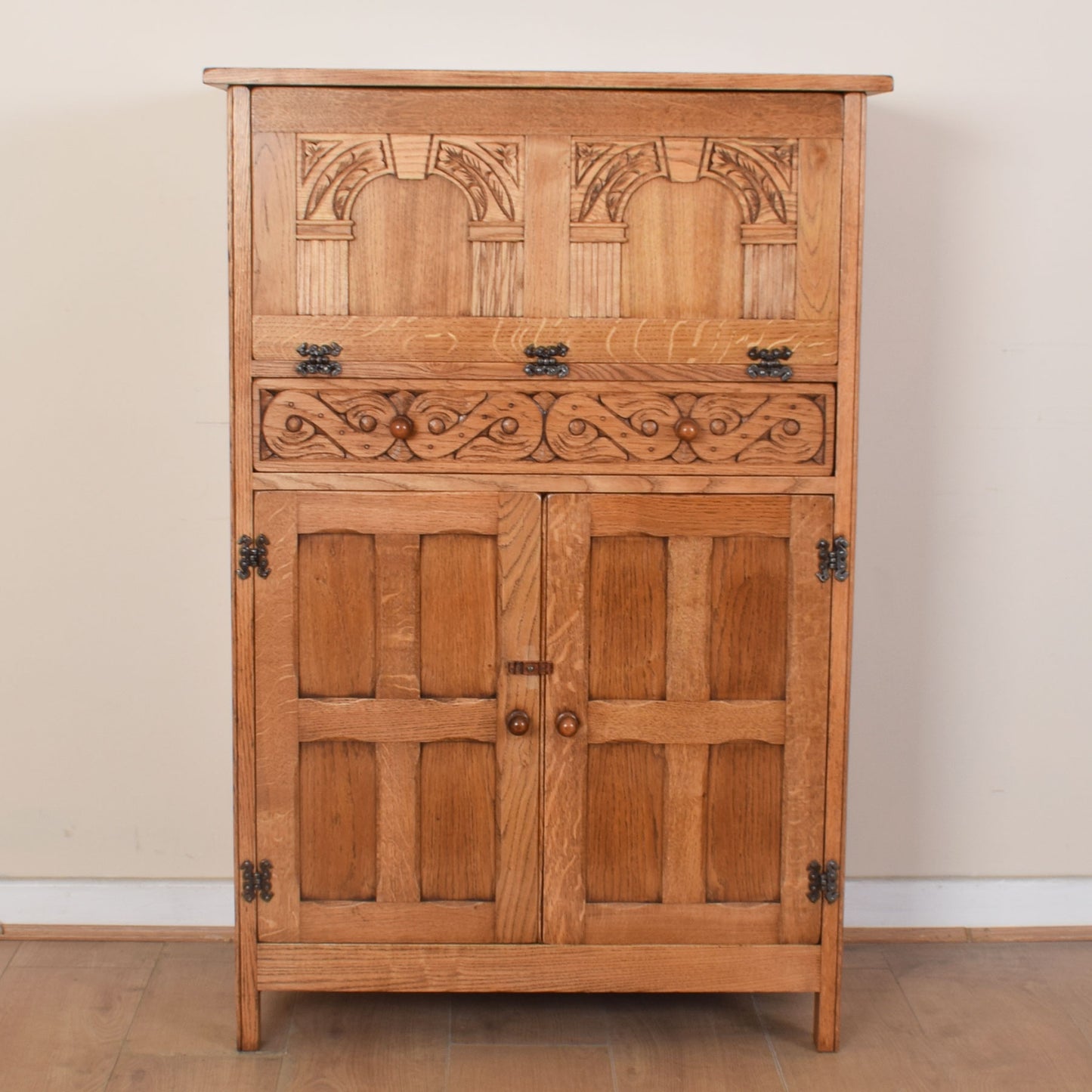 Bevan Funnel Oak Drinks Cabinet
