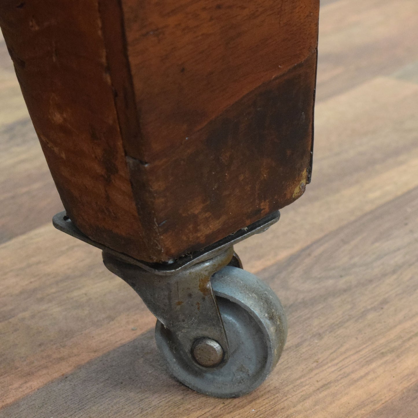 Rustic Mahogany Chest of Drawers