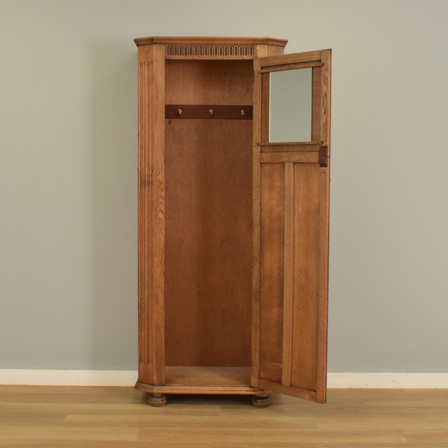 Refinished Hallrobe
