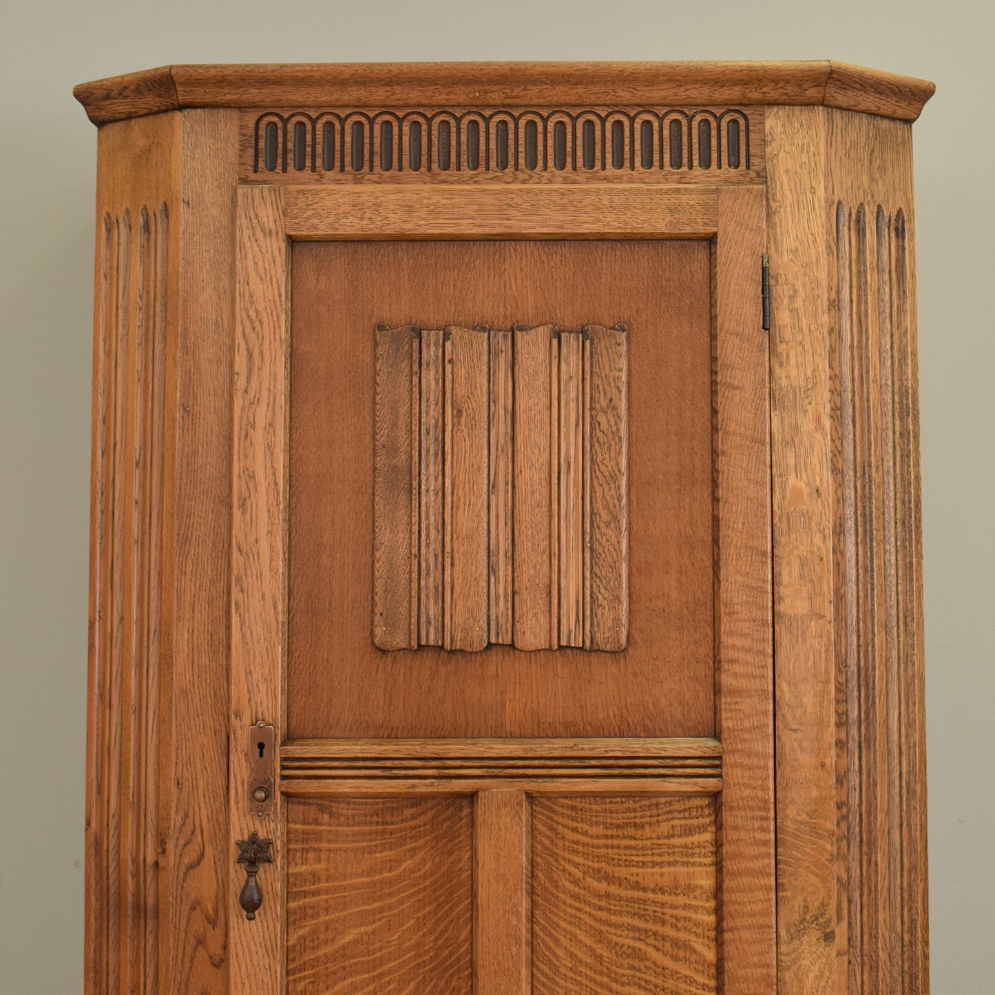 Refinished Hallrobe