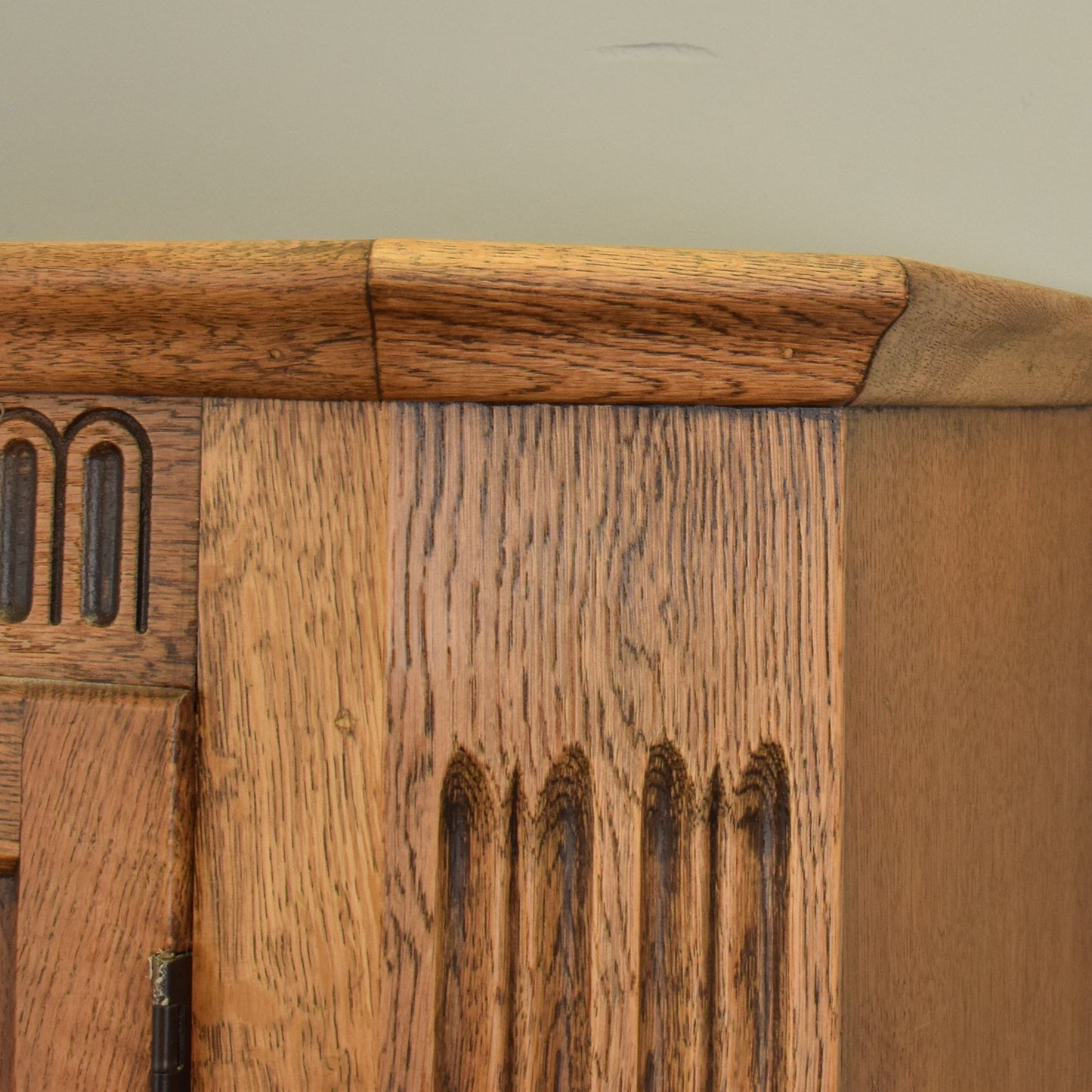 Refinished Hallrobe