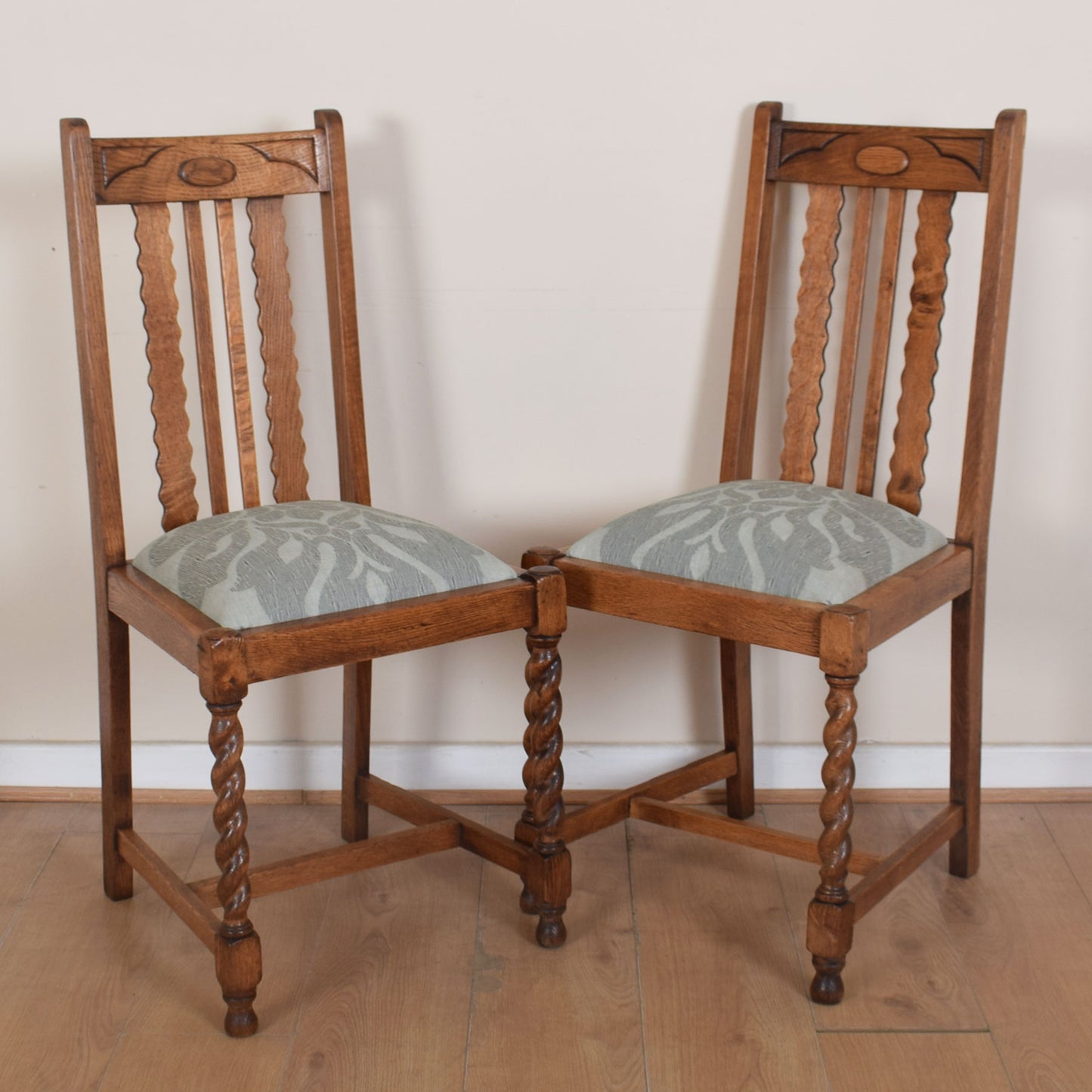 Barley Twist Draw-Leaf Table with Four Chairs
