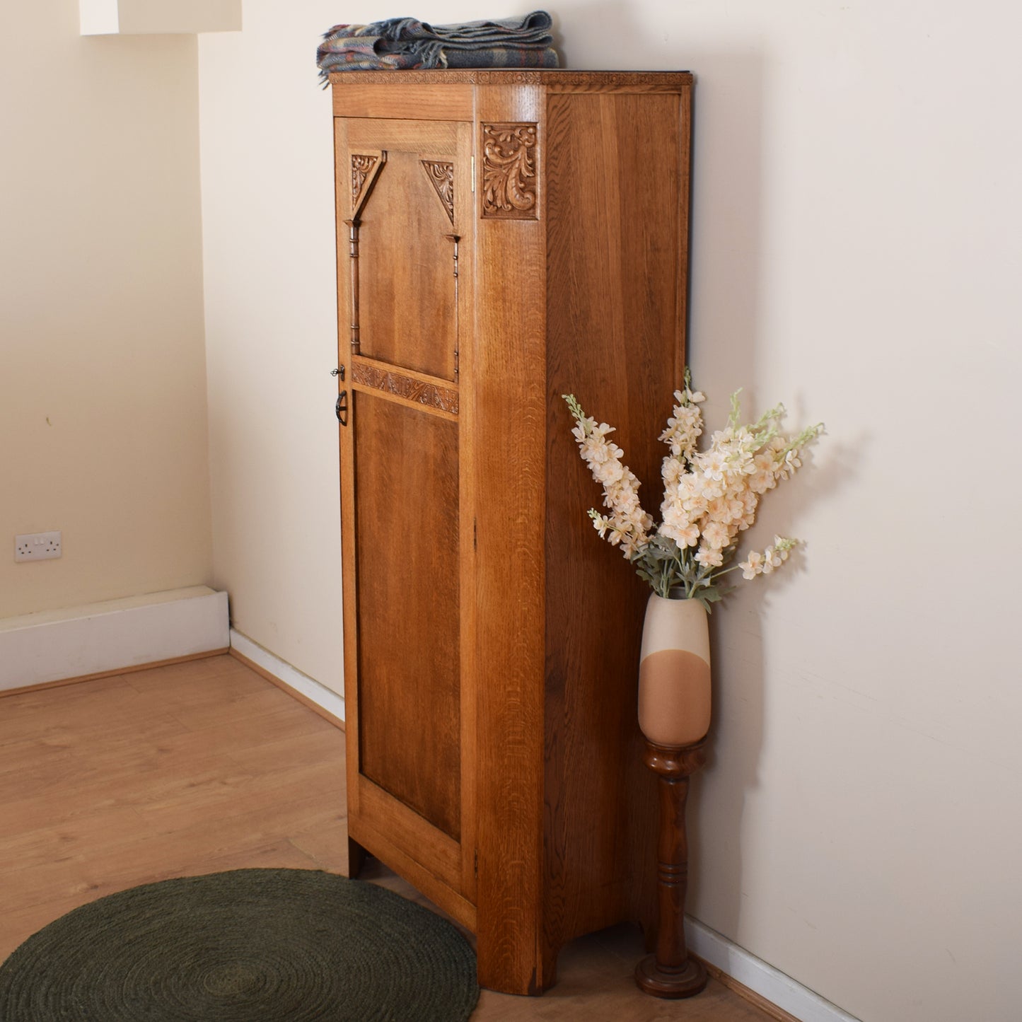 Oak Carved Hallrobe