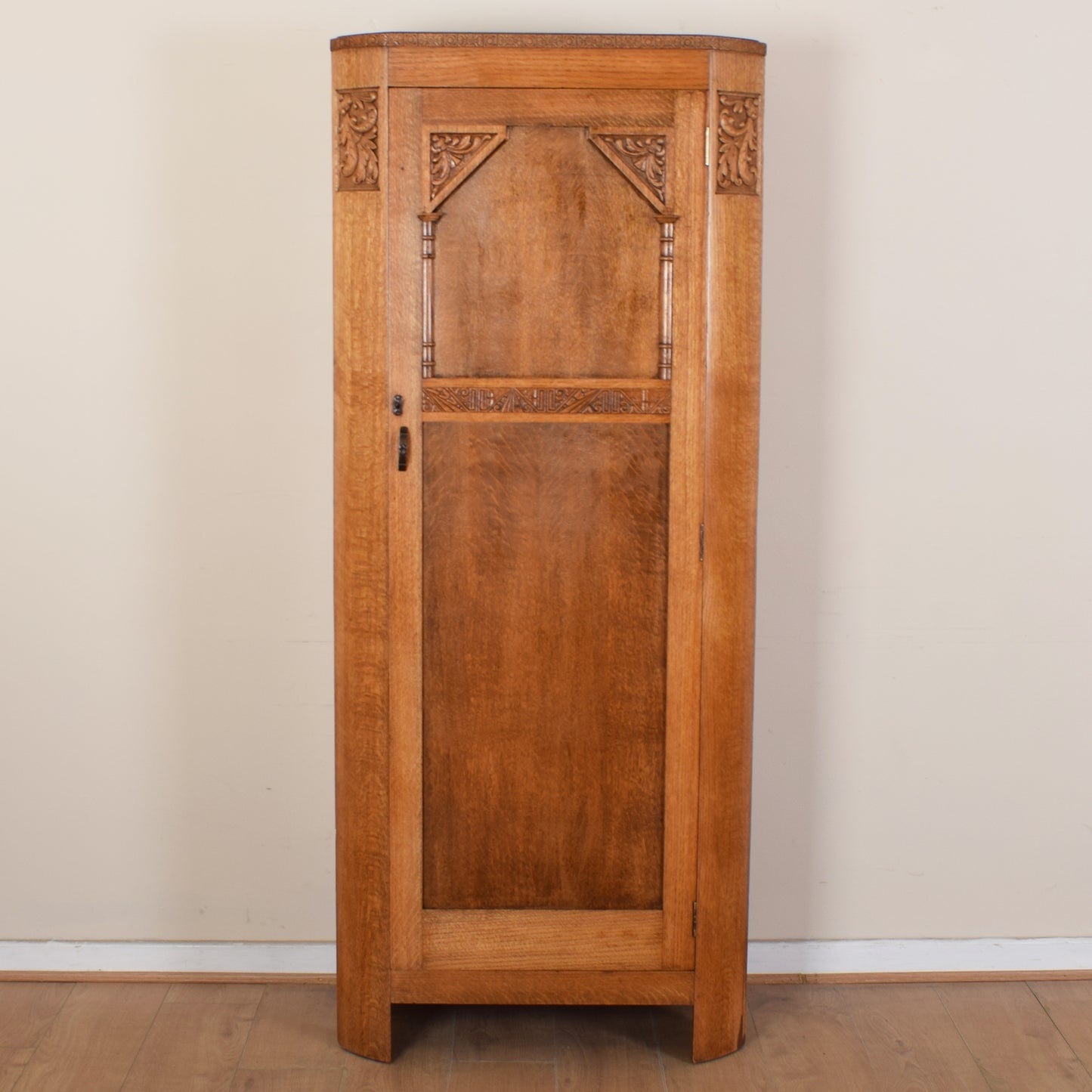 Oak Carved Hallrobe
