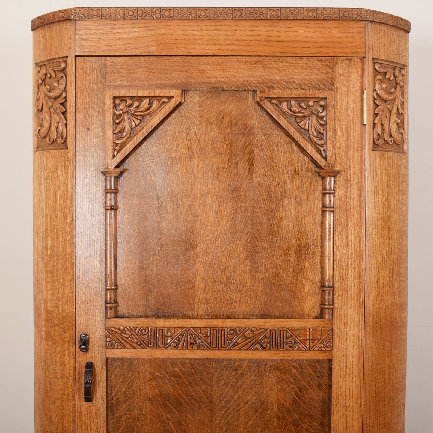 Oak Carved Hallrobe