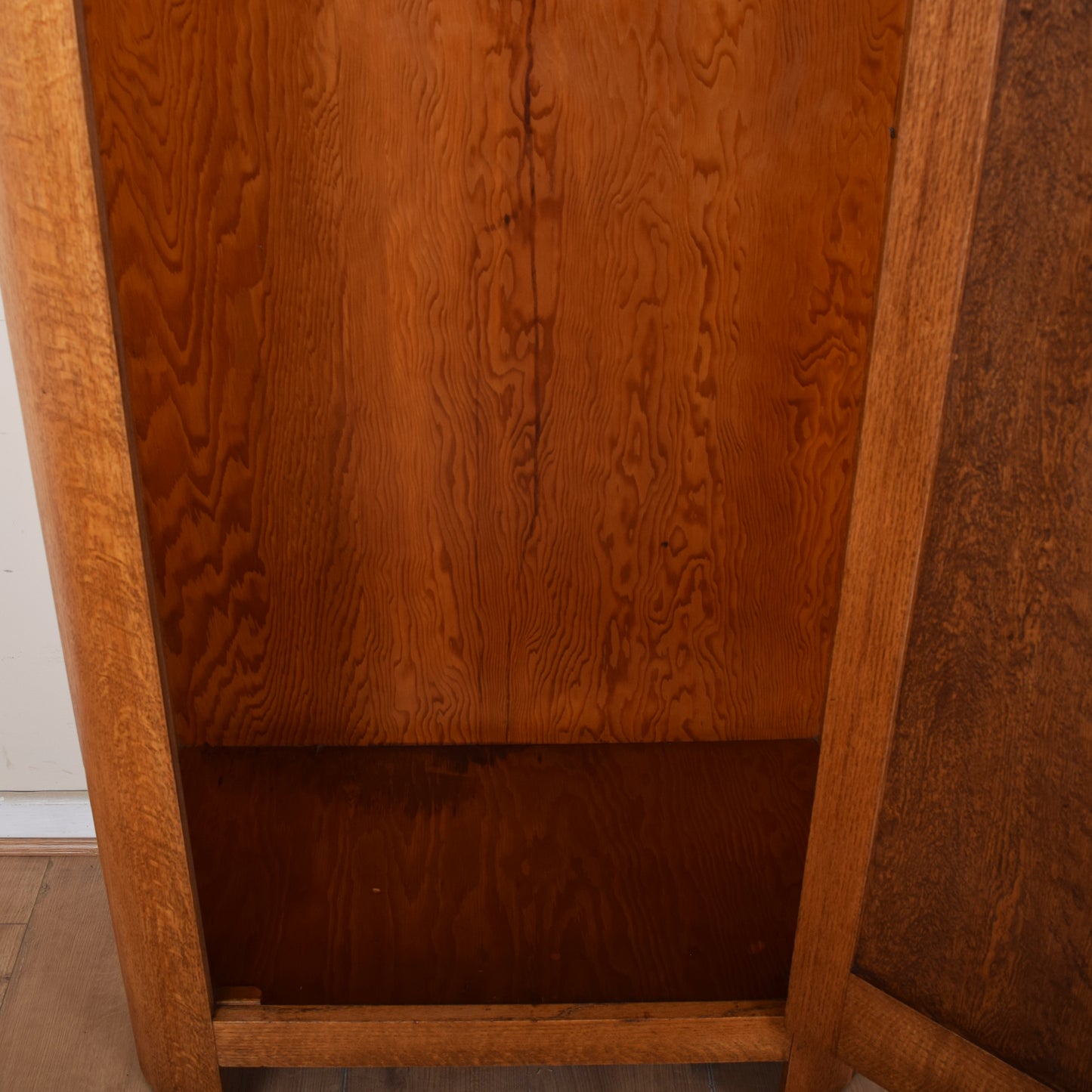 Oak Carved Hallrobe