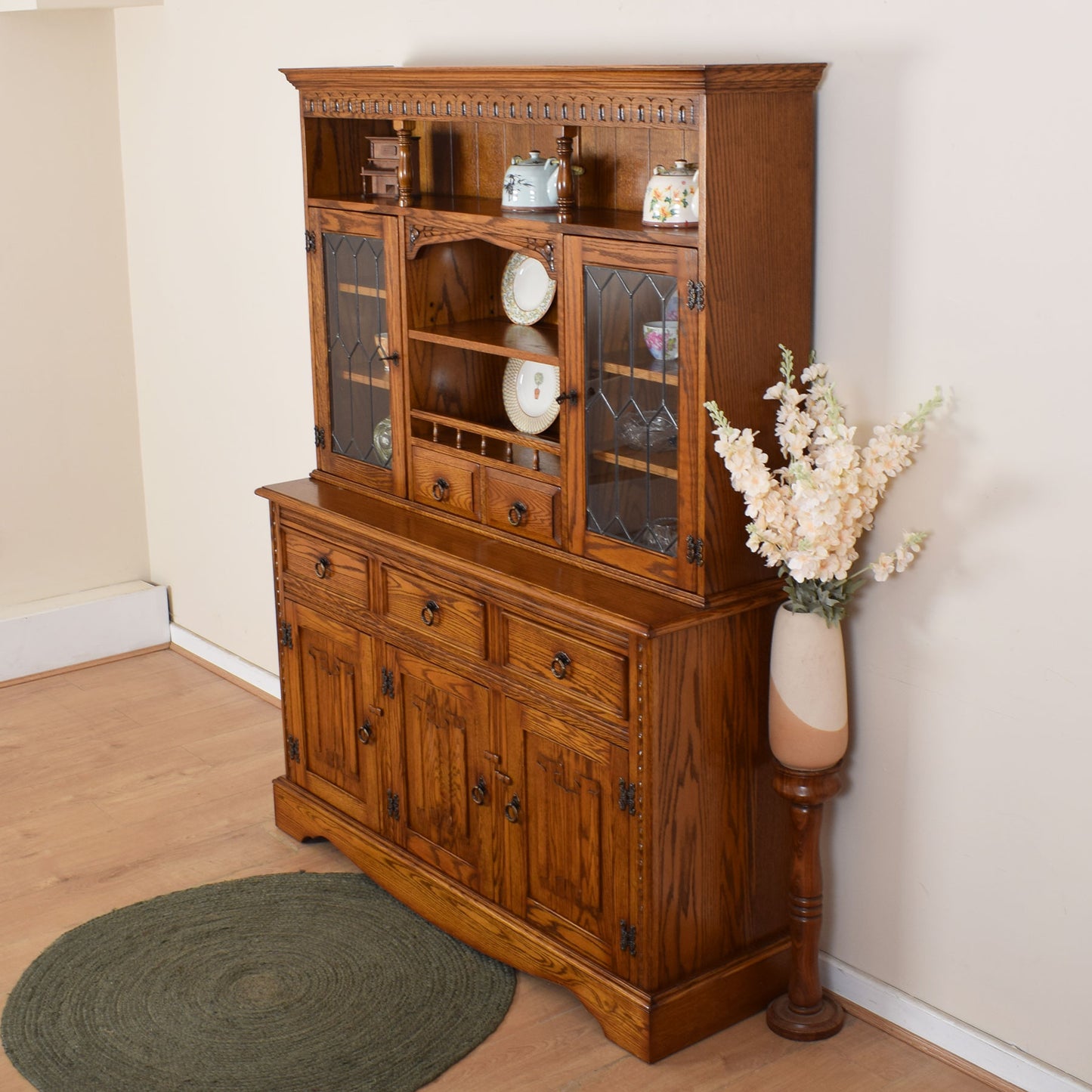 Jaycee Glazed Oak Dresser