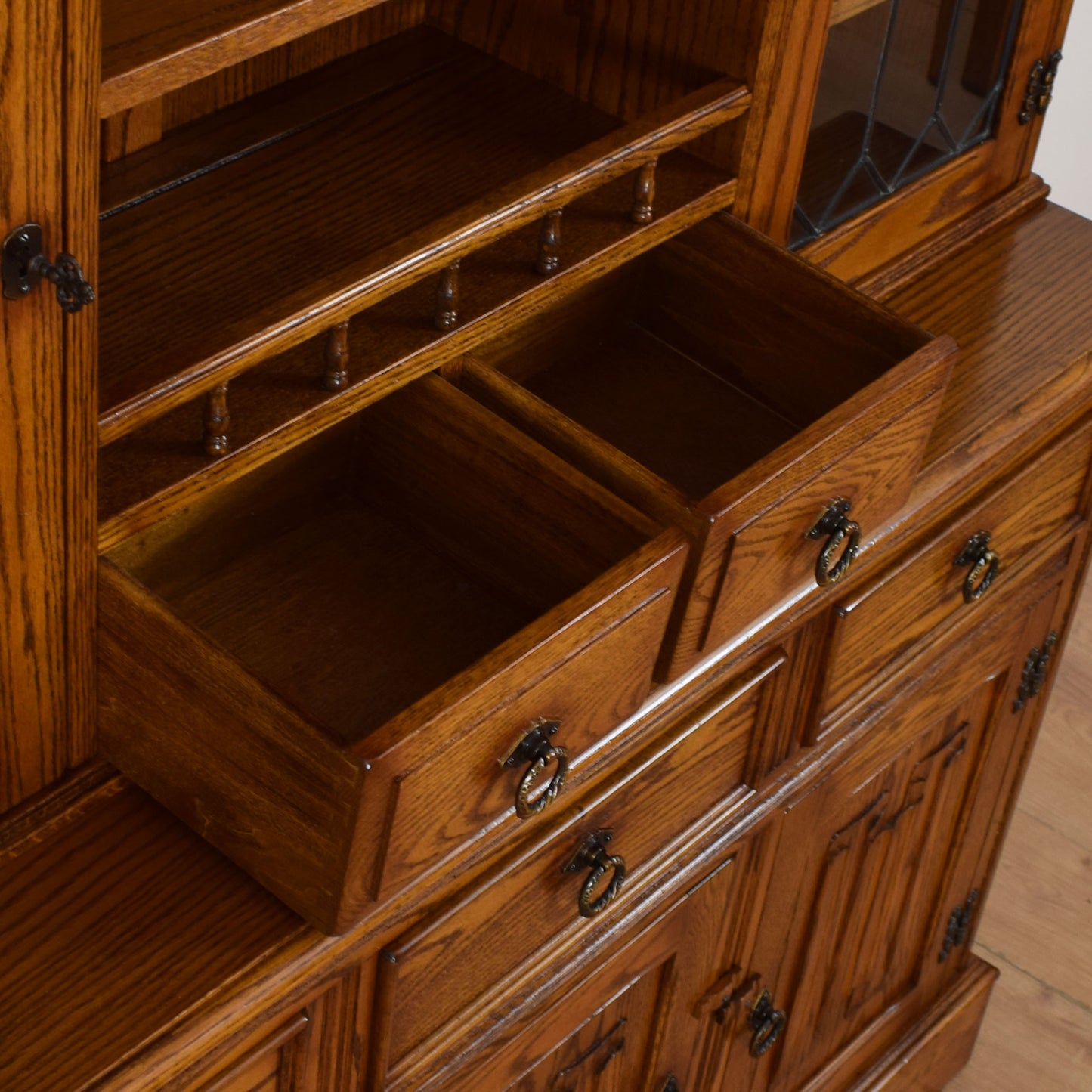 Jaycee Glazed Oak Dresser