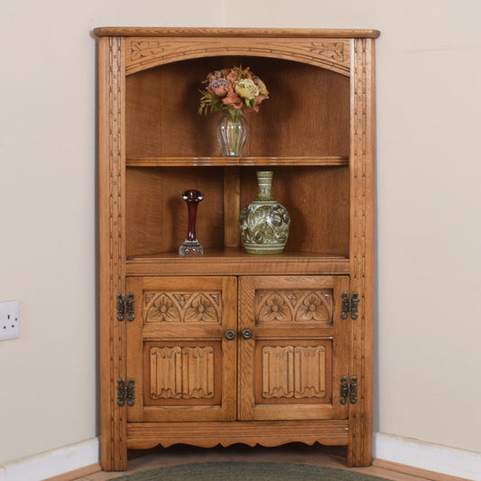 Small Old Charm Corner Unit