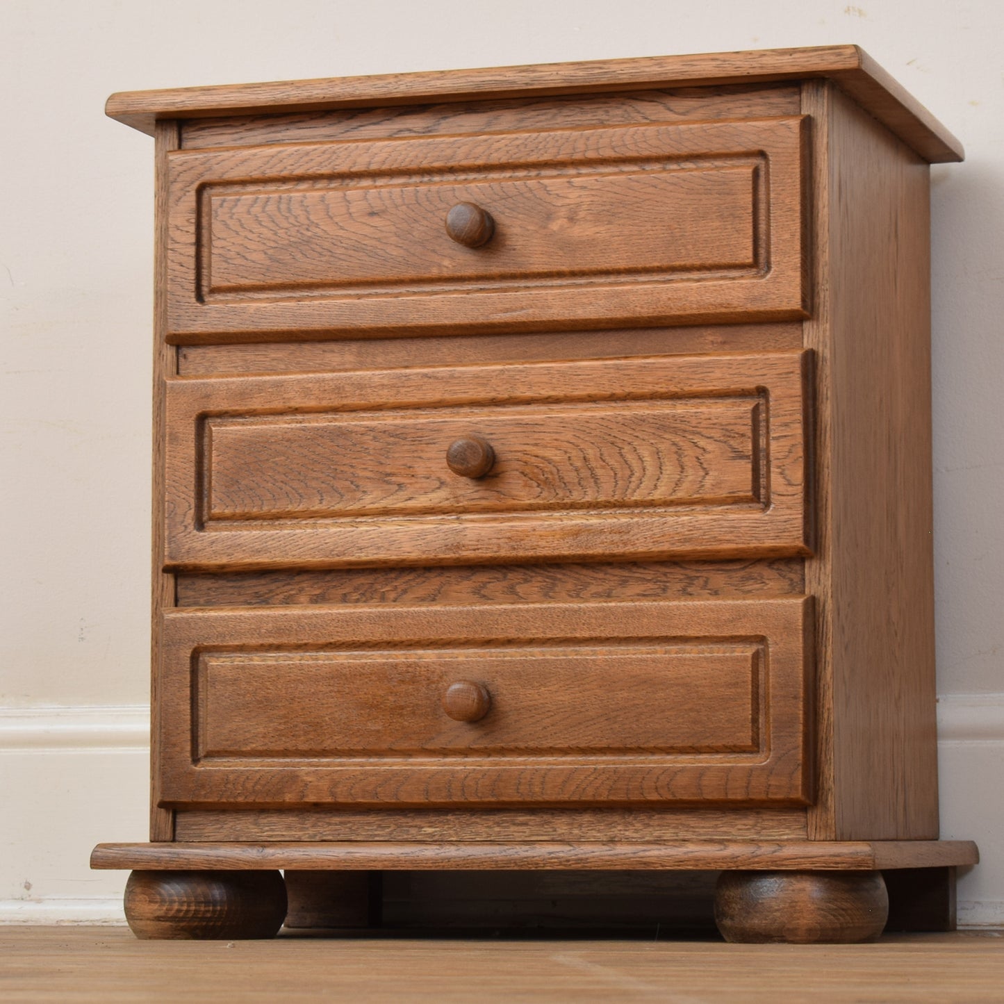 Oak Bedside