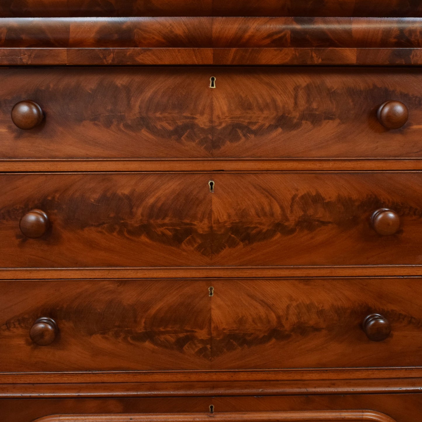 Flamed Mahogany Scotch Chest Of Drawers
