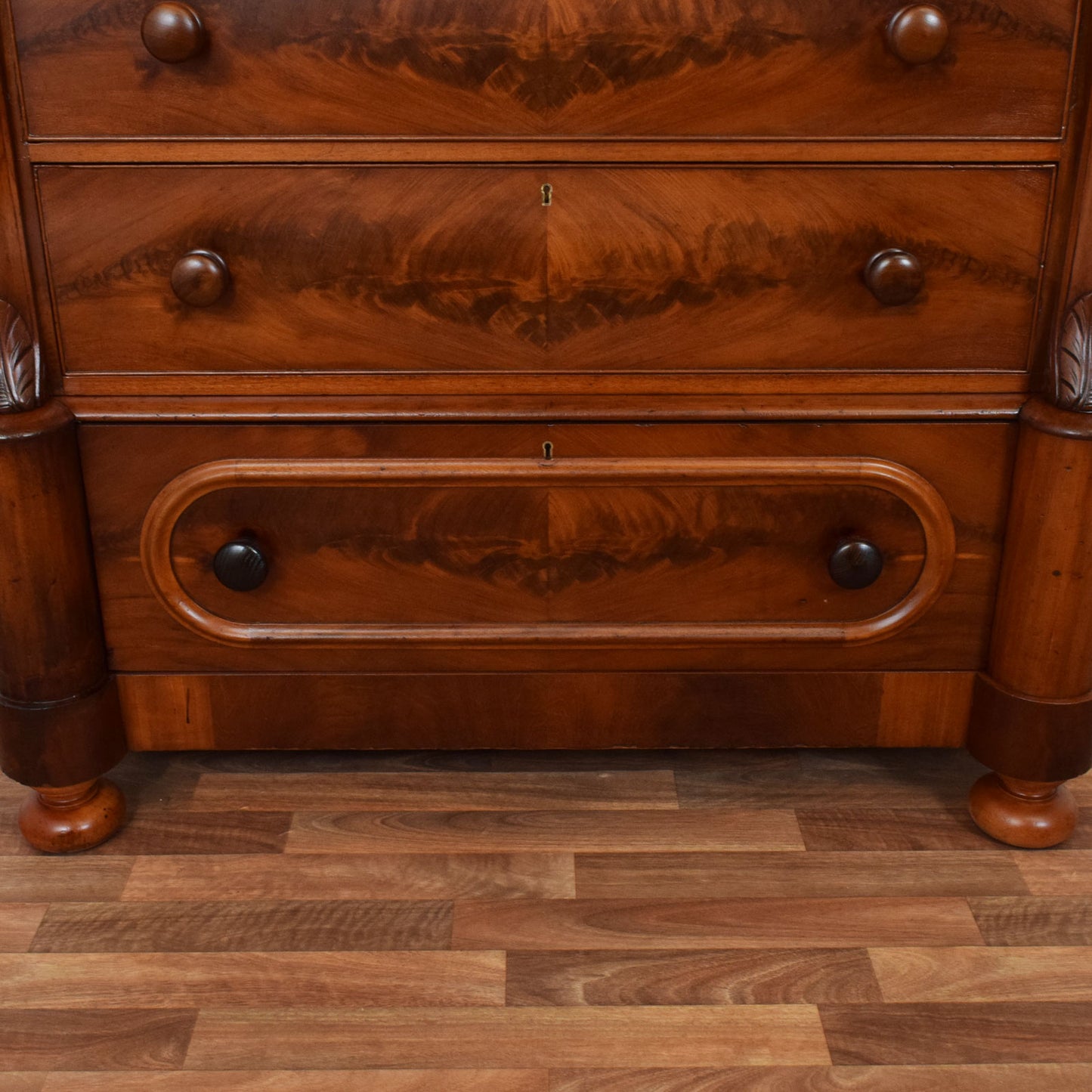 Flamed Mahogany Scotch Chest Of Drawers